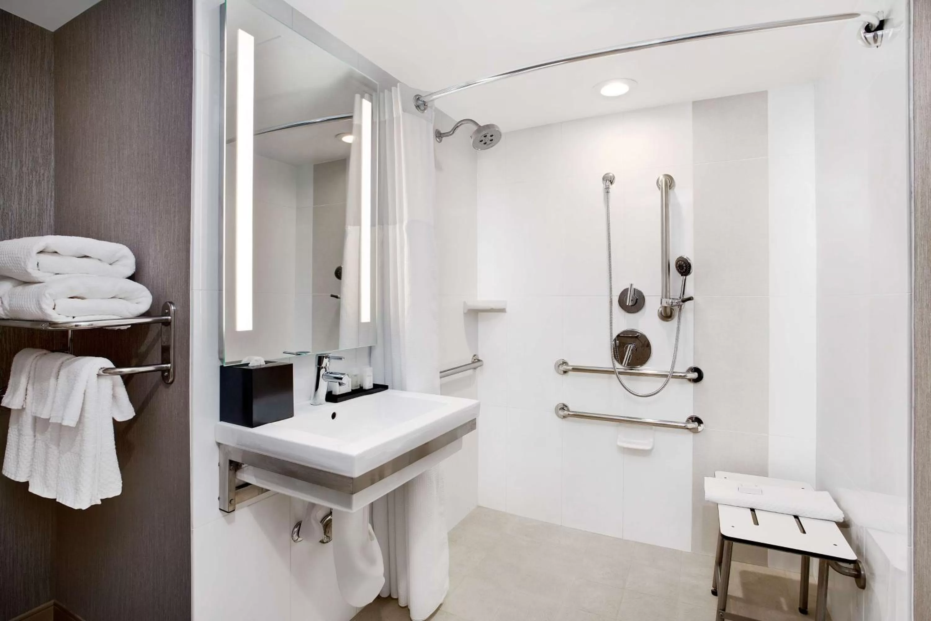 Bathroom in Embassy Suites by Hilton Orlando International Drive Convention Center