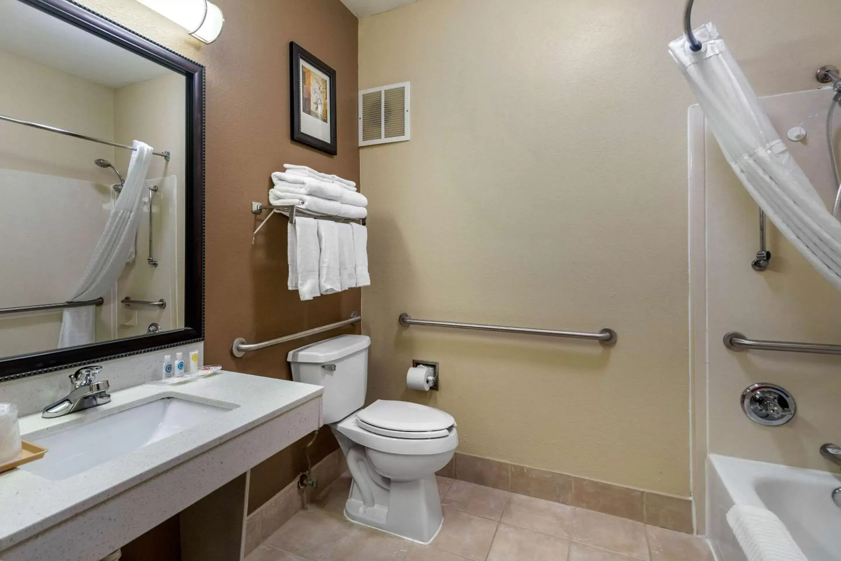 Photo of the whole room, Bathroom in Comfort Suites The Colony - Plano West