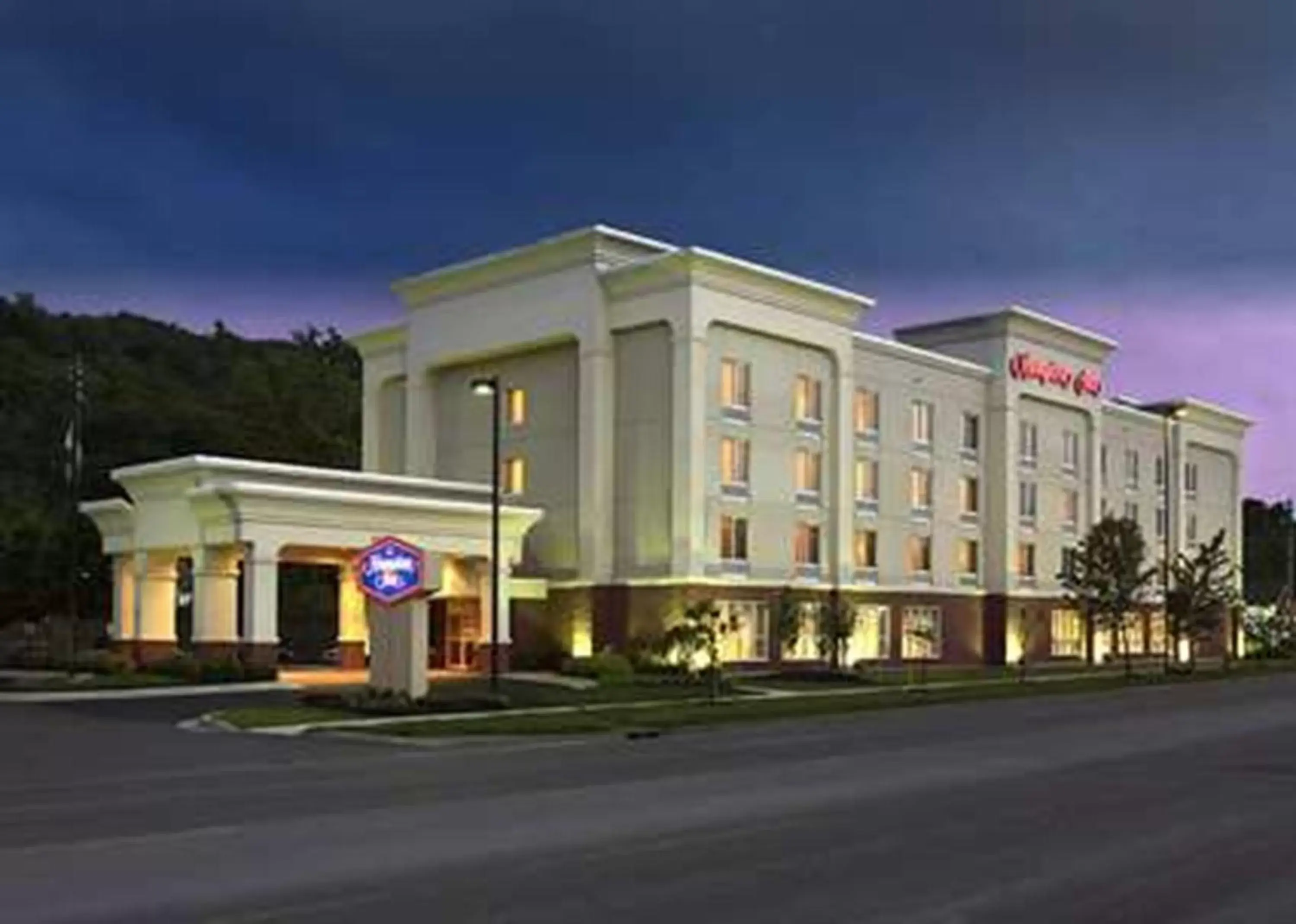 Property Building in Hampton Inn Ithaca