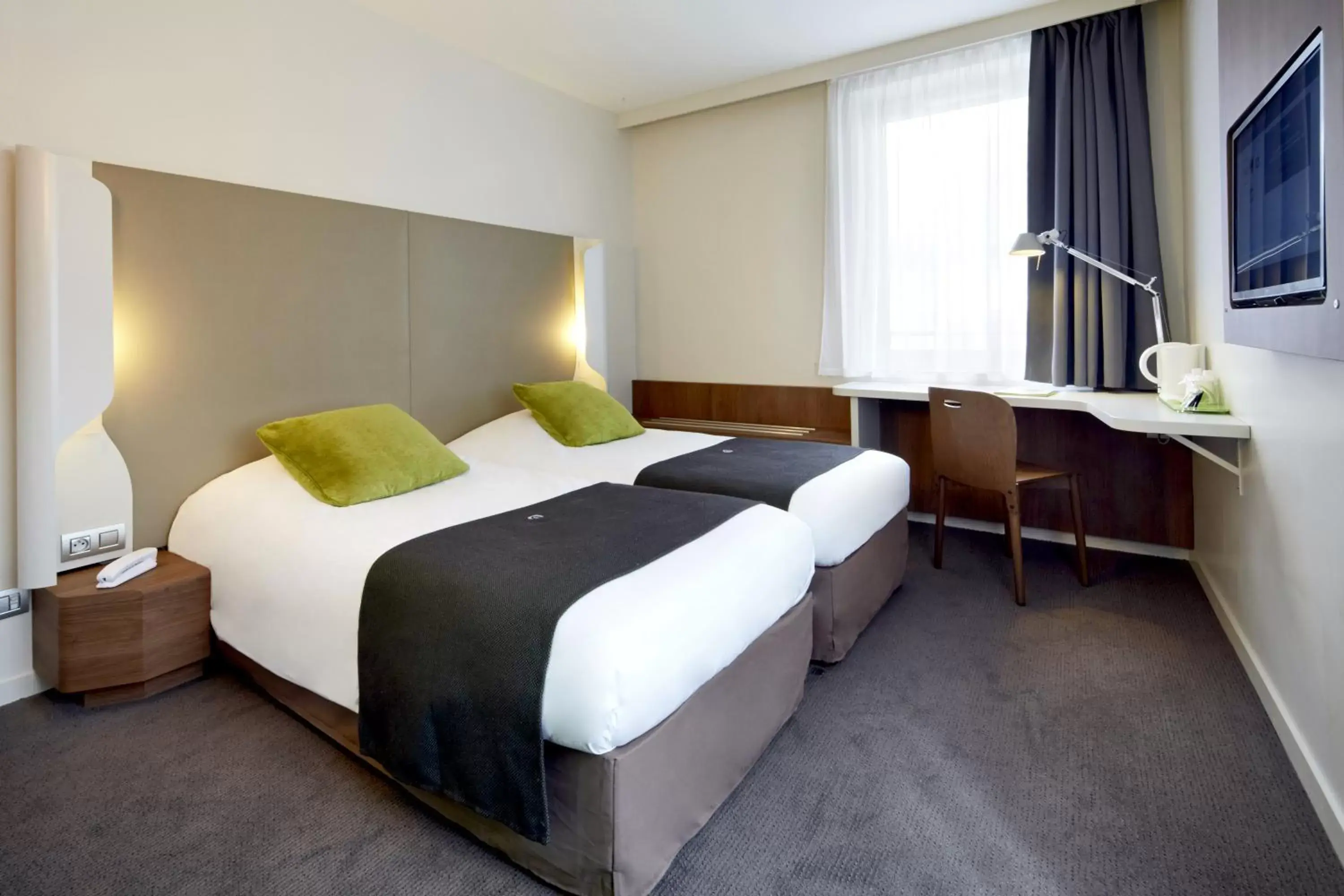 Bed in Campanile Annemasse Gare– Genève Bed in Campanile Annemasse Gare– Genève