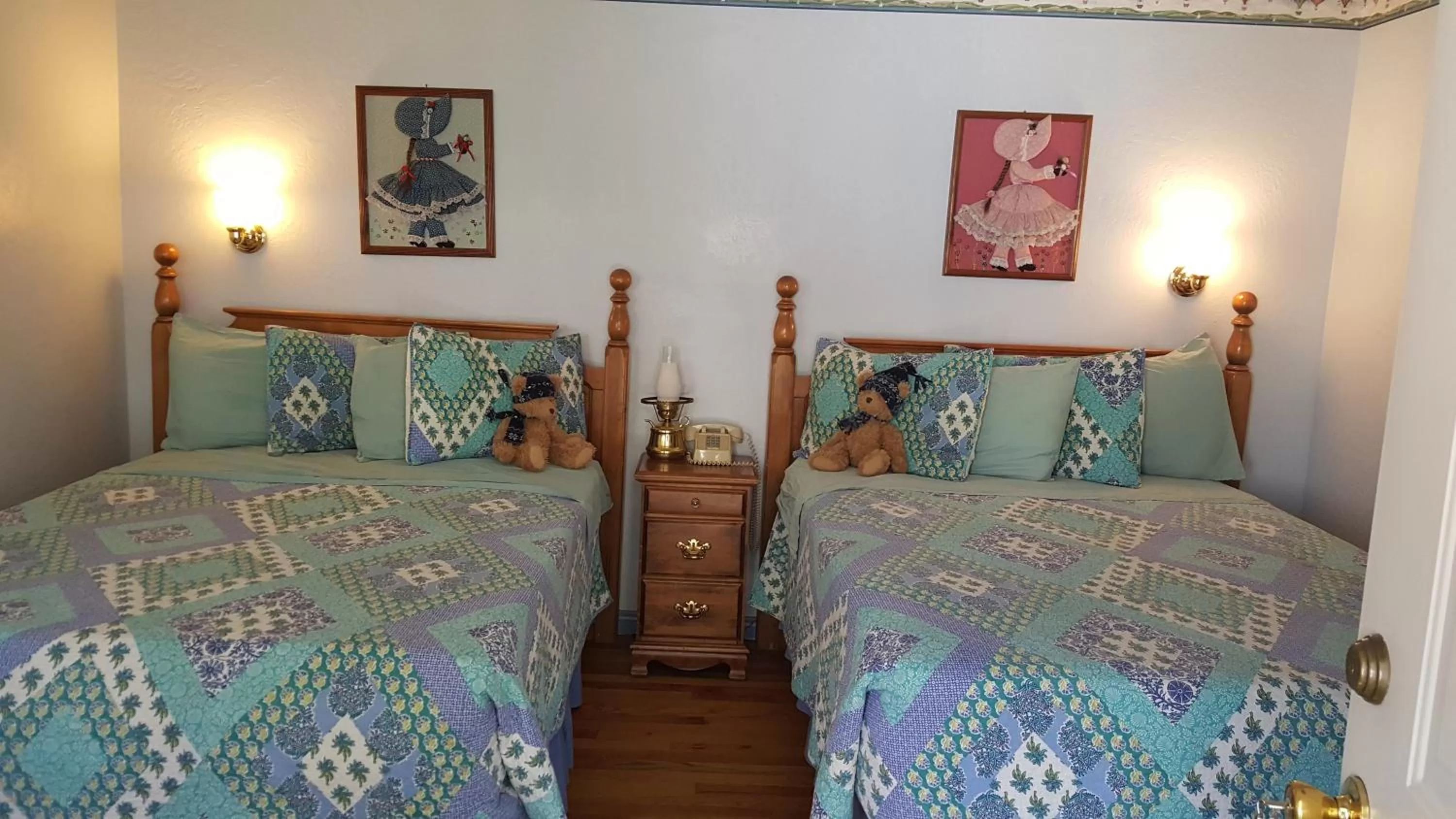 Photo of the whole room in Canyon Country Inn