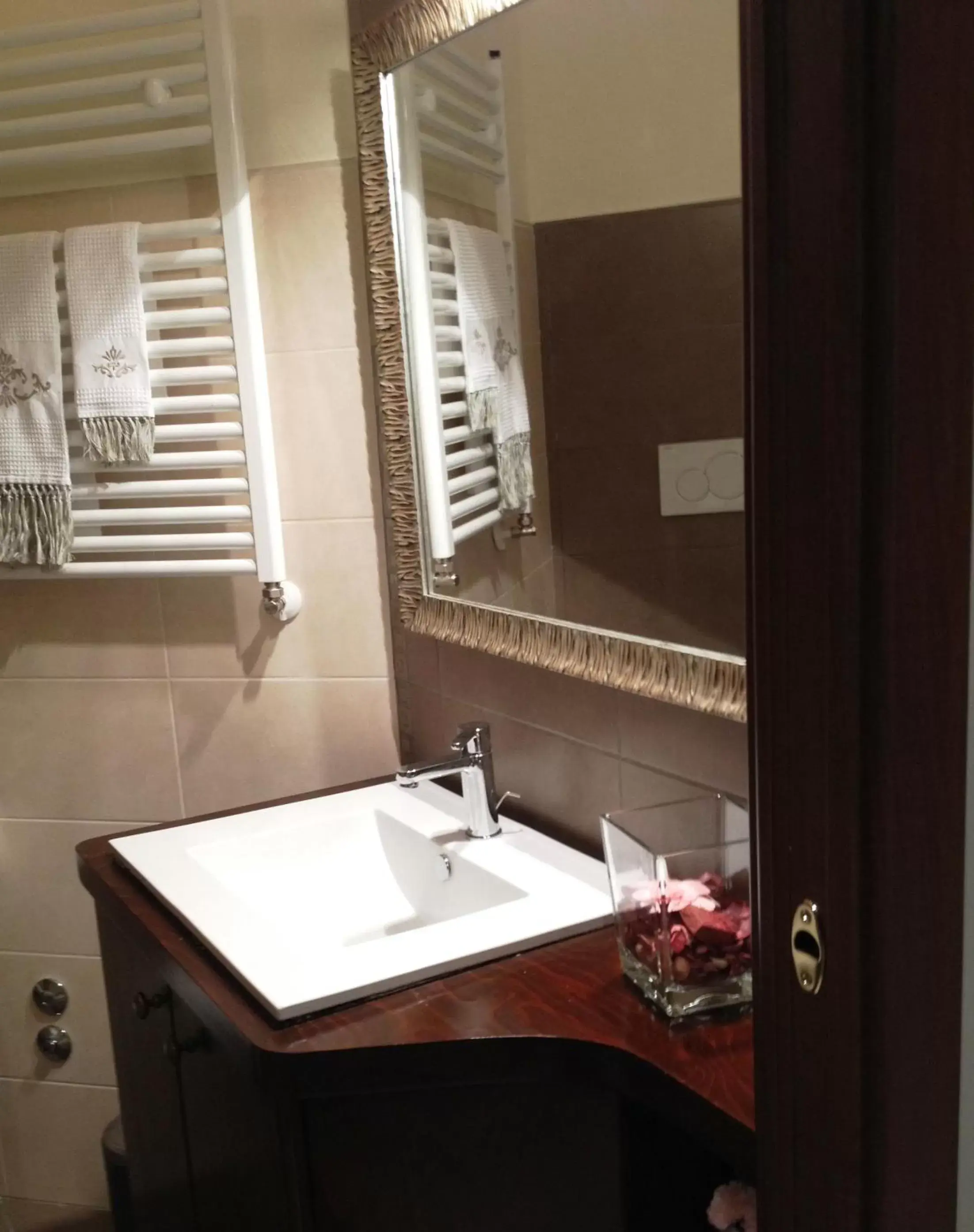 Bathroom in Cherry House Bed&Breakfast