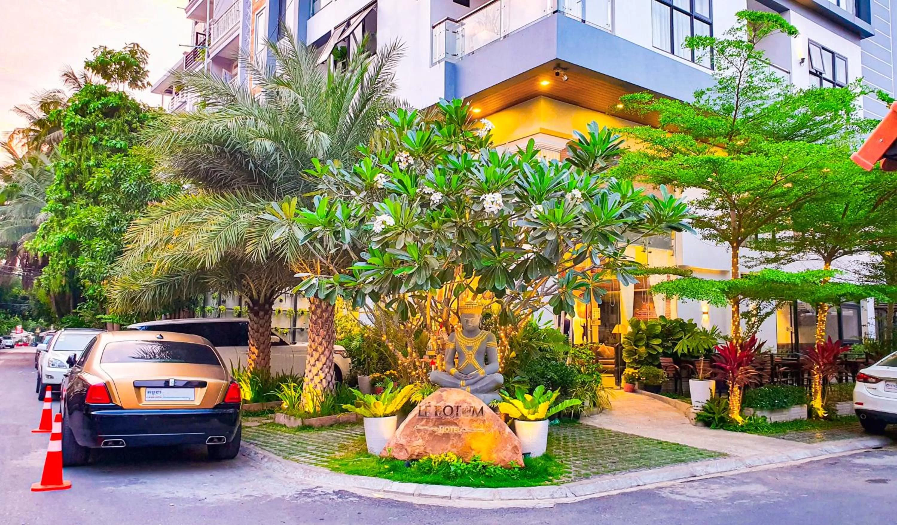 Property building in Le Botum Hotel