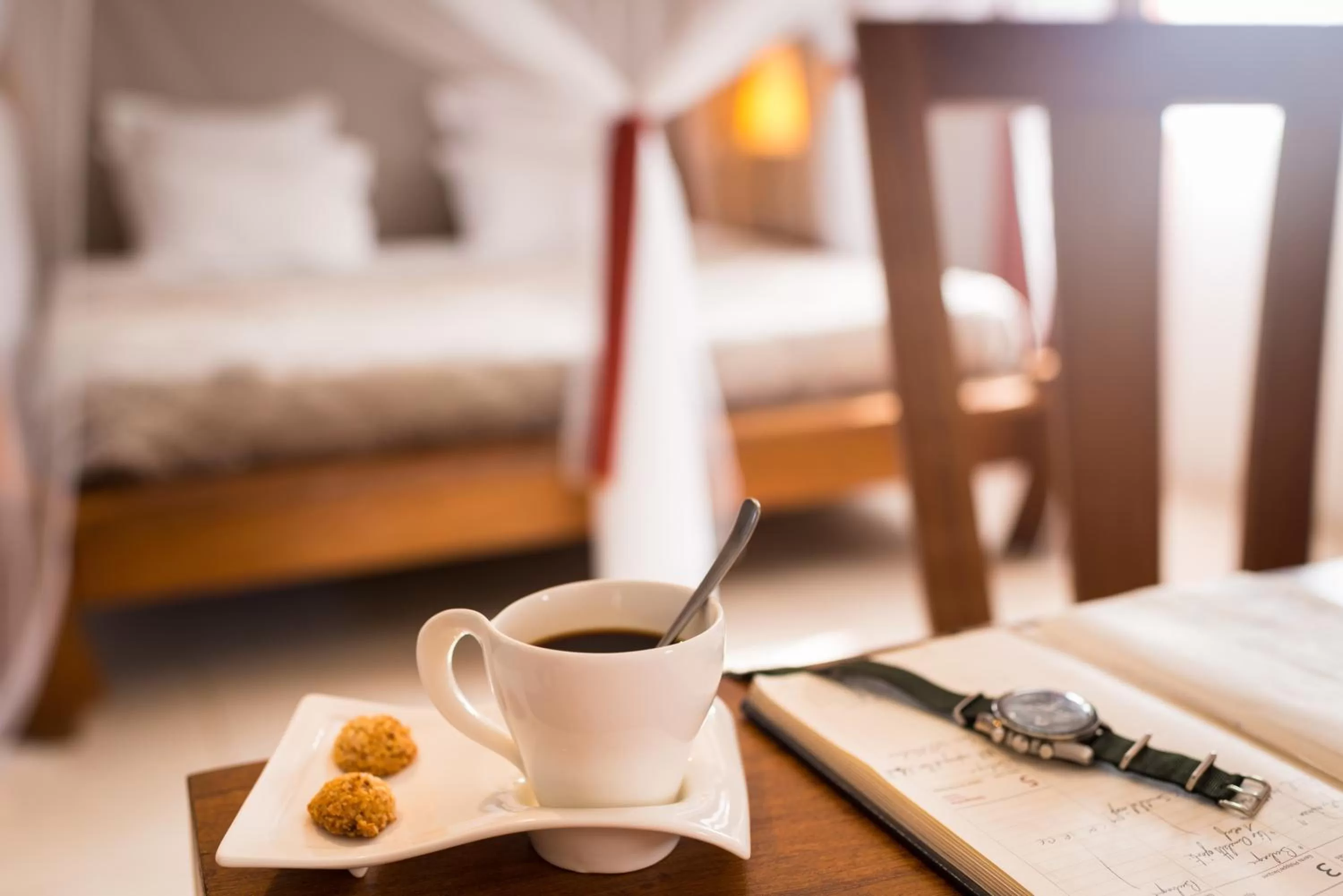 Drinks, Bed in La Résidence