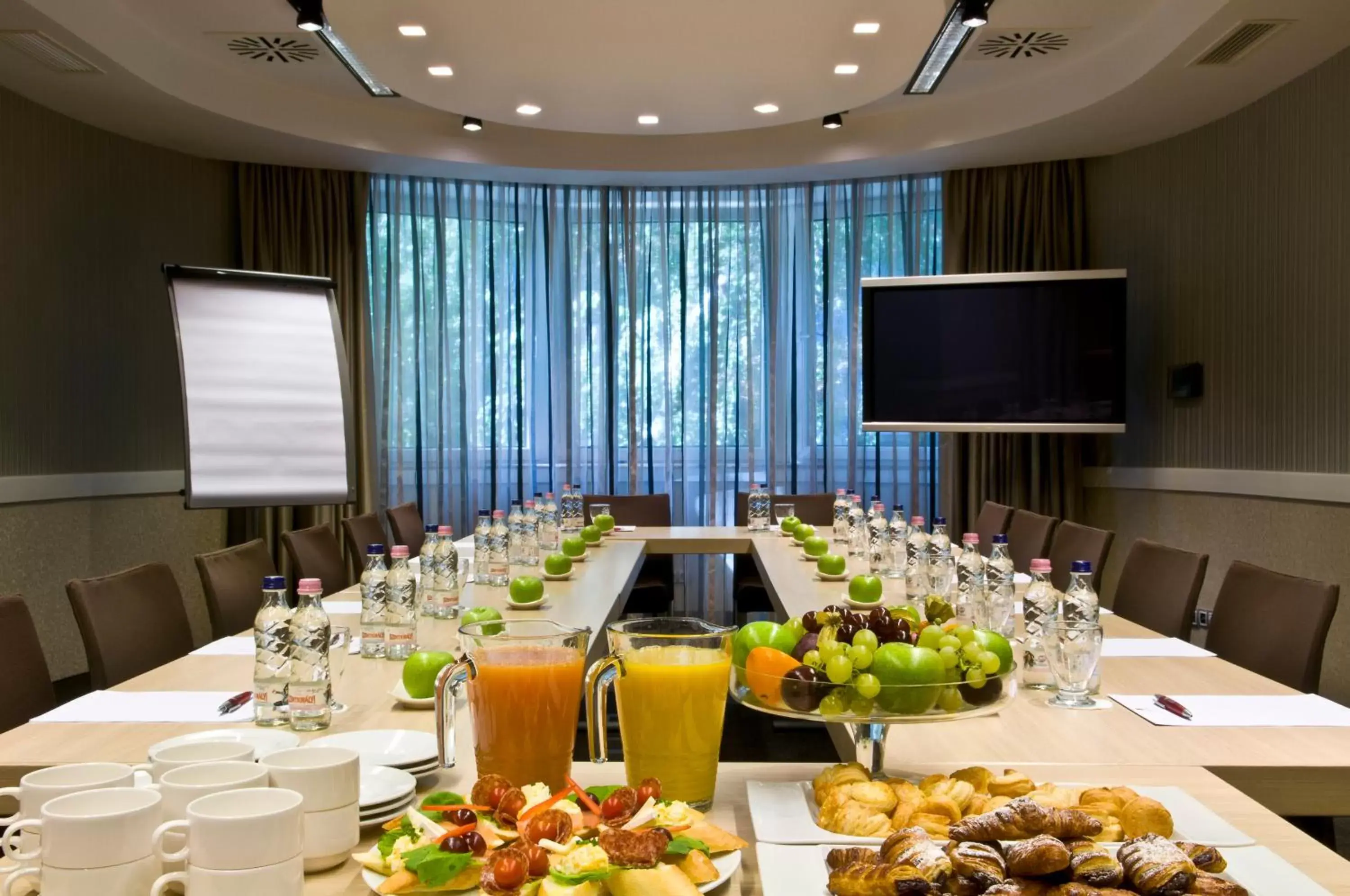 Business facilities in Mamaison Hotel Andrassy Budapest