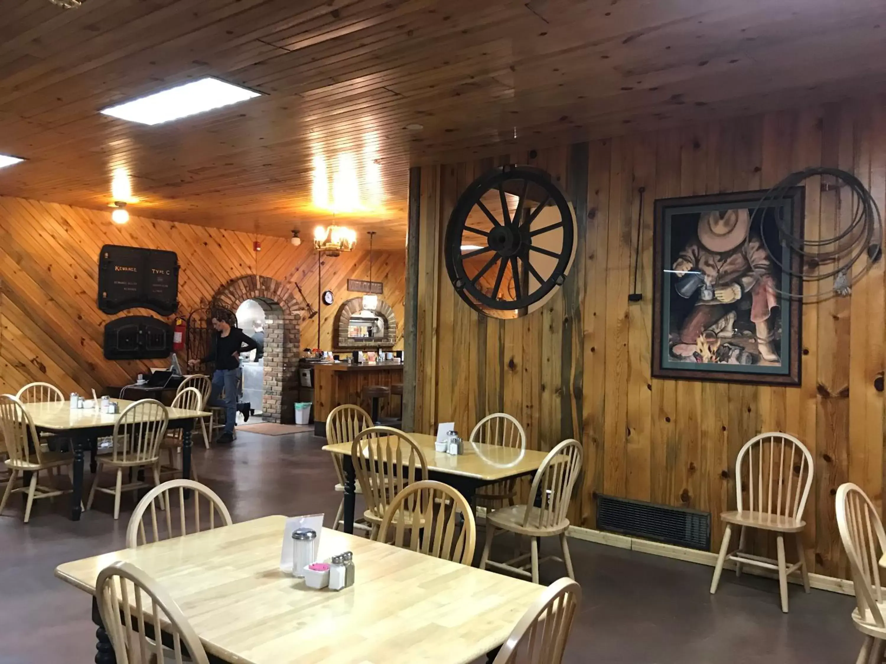 Restaurant/Places to Eat in Colter's Lodge