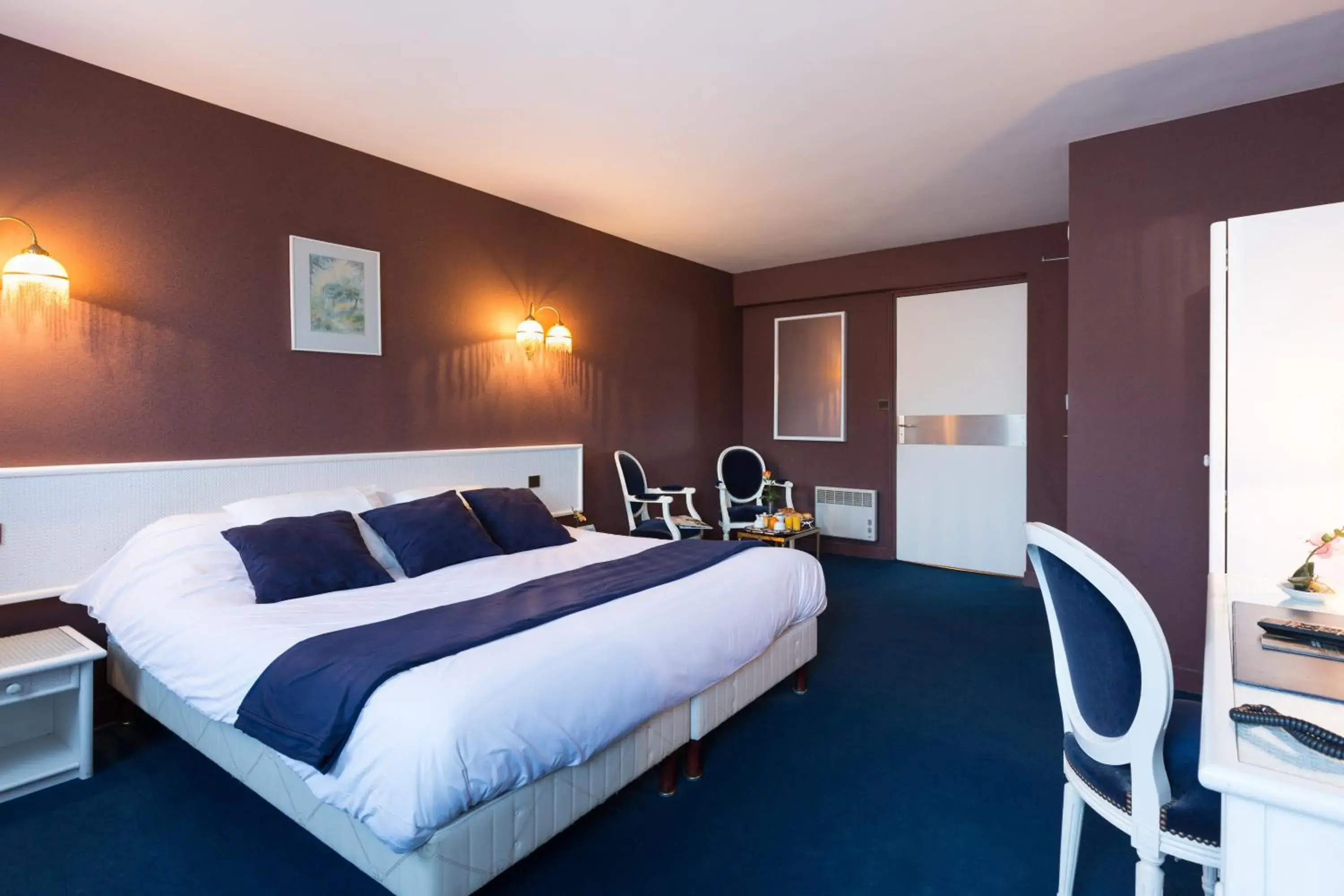 Bedroom in Hotel De Clisson Saint Brieuc
