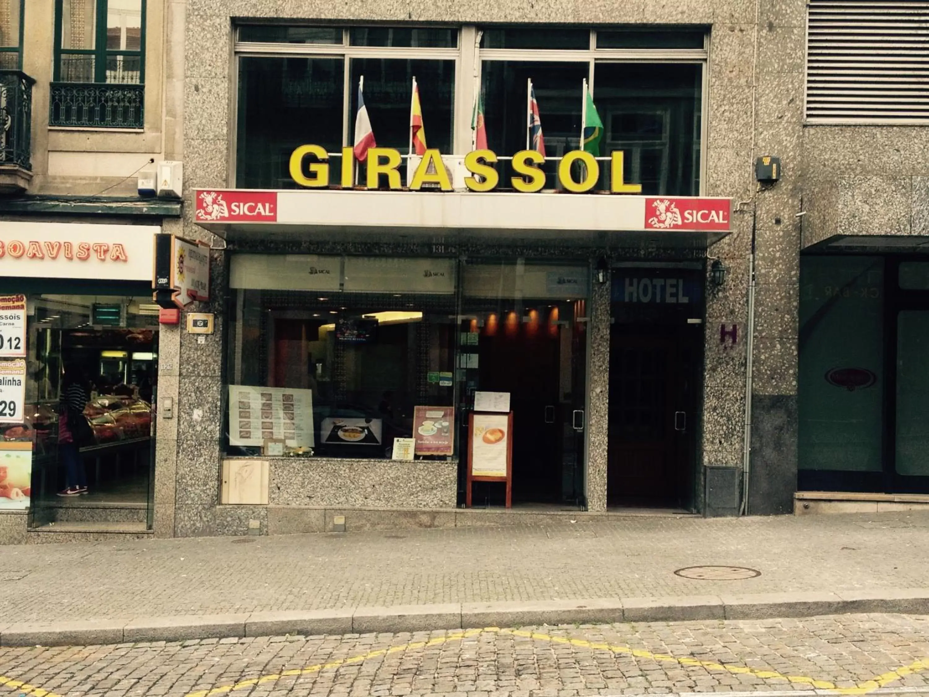 Facade/entrance in Hotel Girassol