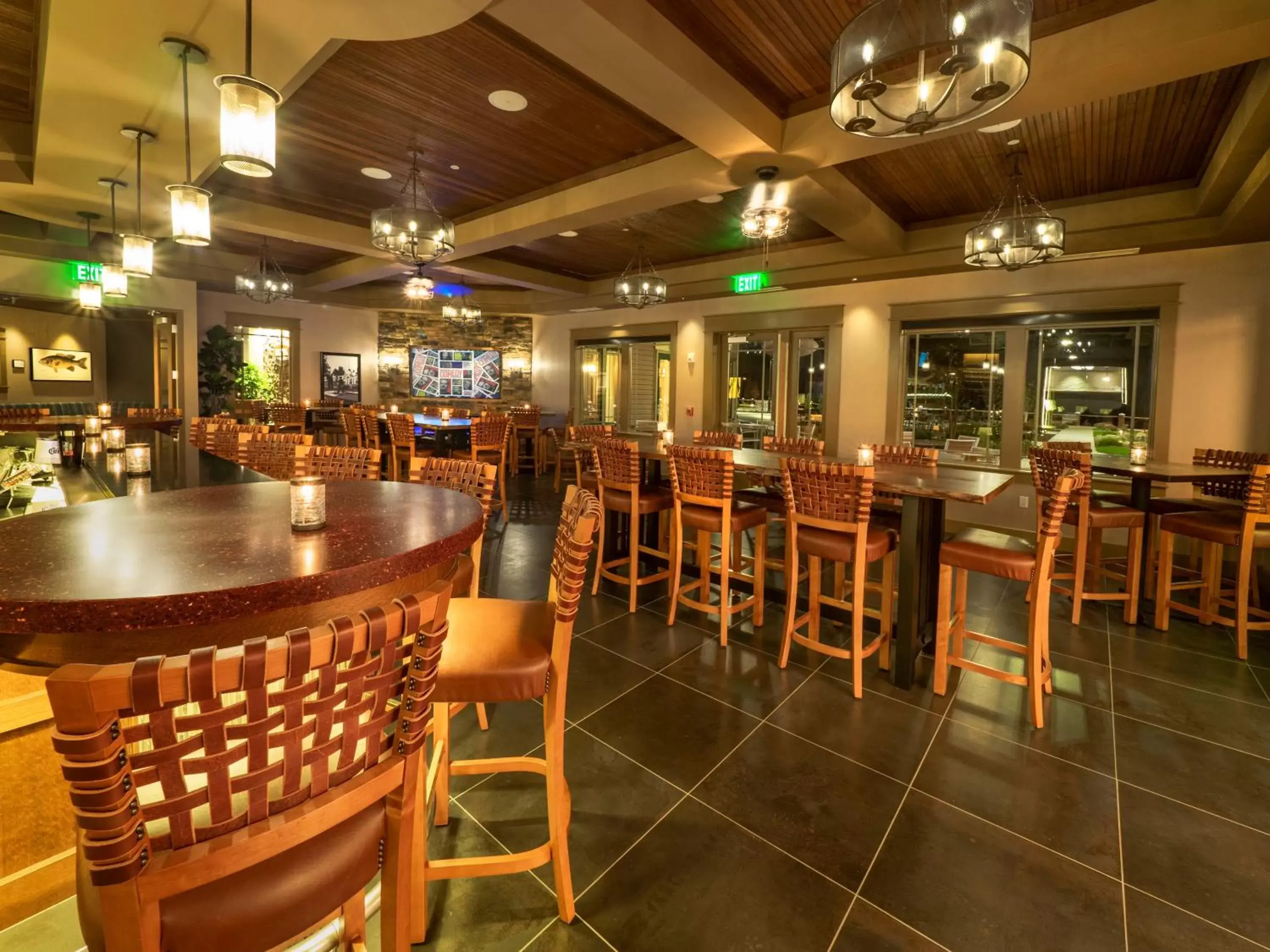 Lounge or bar, Restaurant/Places to Eat in Chautauqua Harbor Hotel - Jamestown