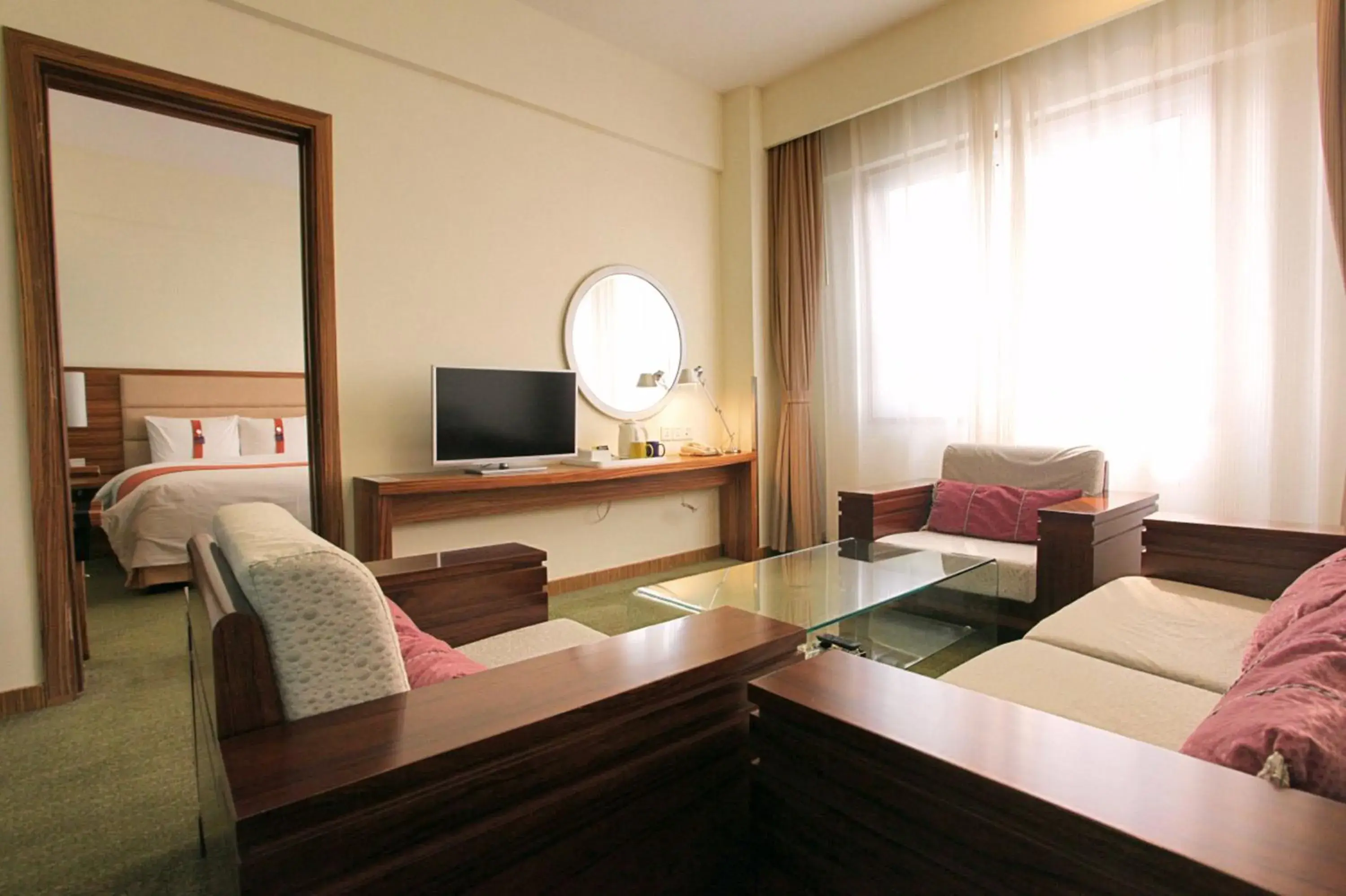 Photo of the whole room, Seating Area in Holiday Inn Express Hefei South, an IHG Hotel