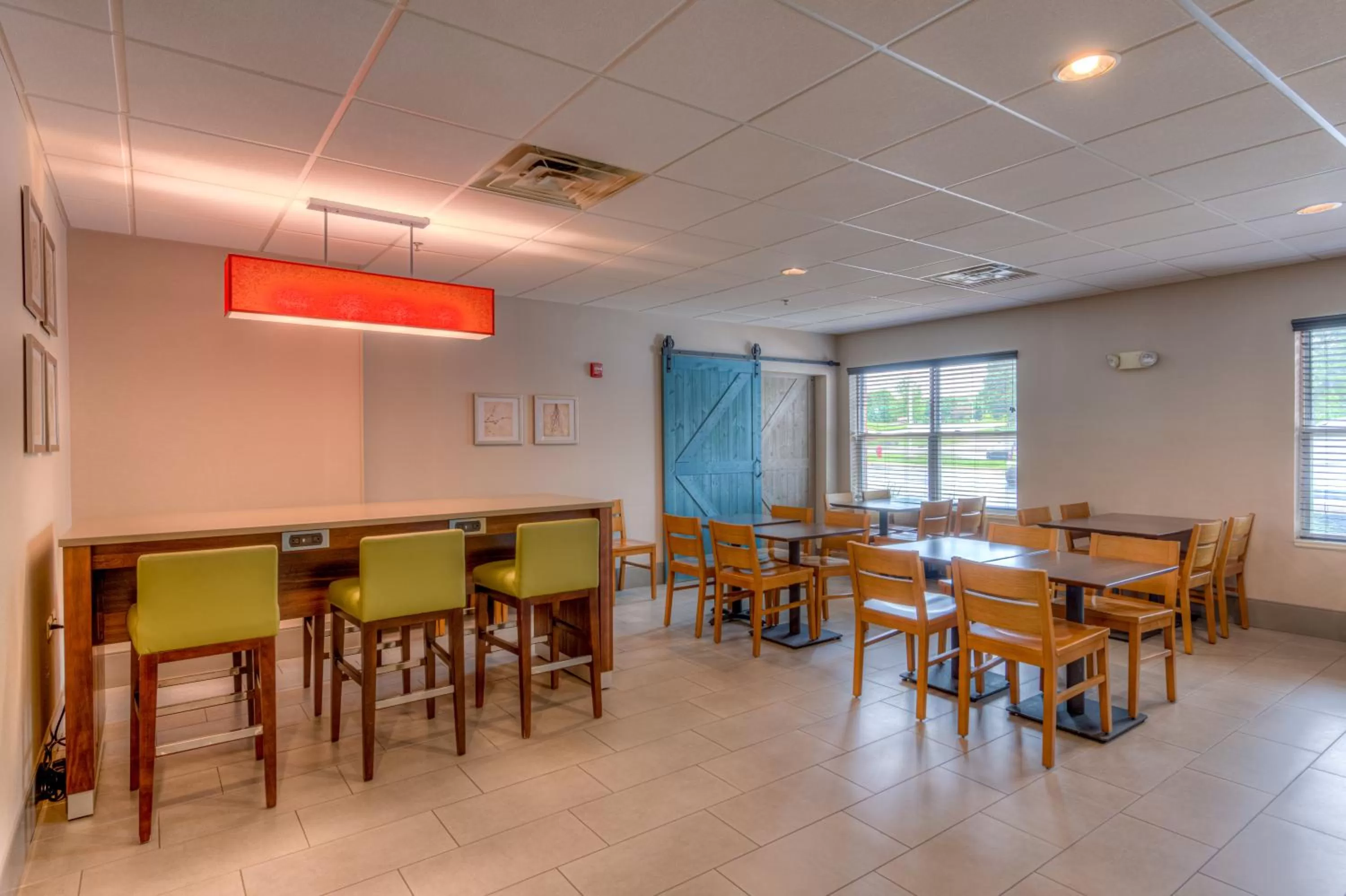 Restaurant/places to eat in Country Inn & Suites by Radisson, Crystal Lake, IL