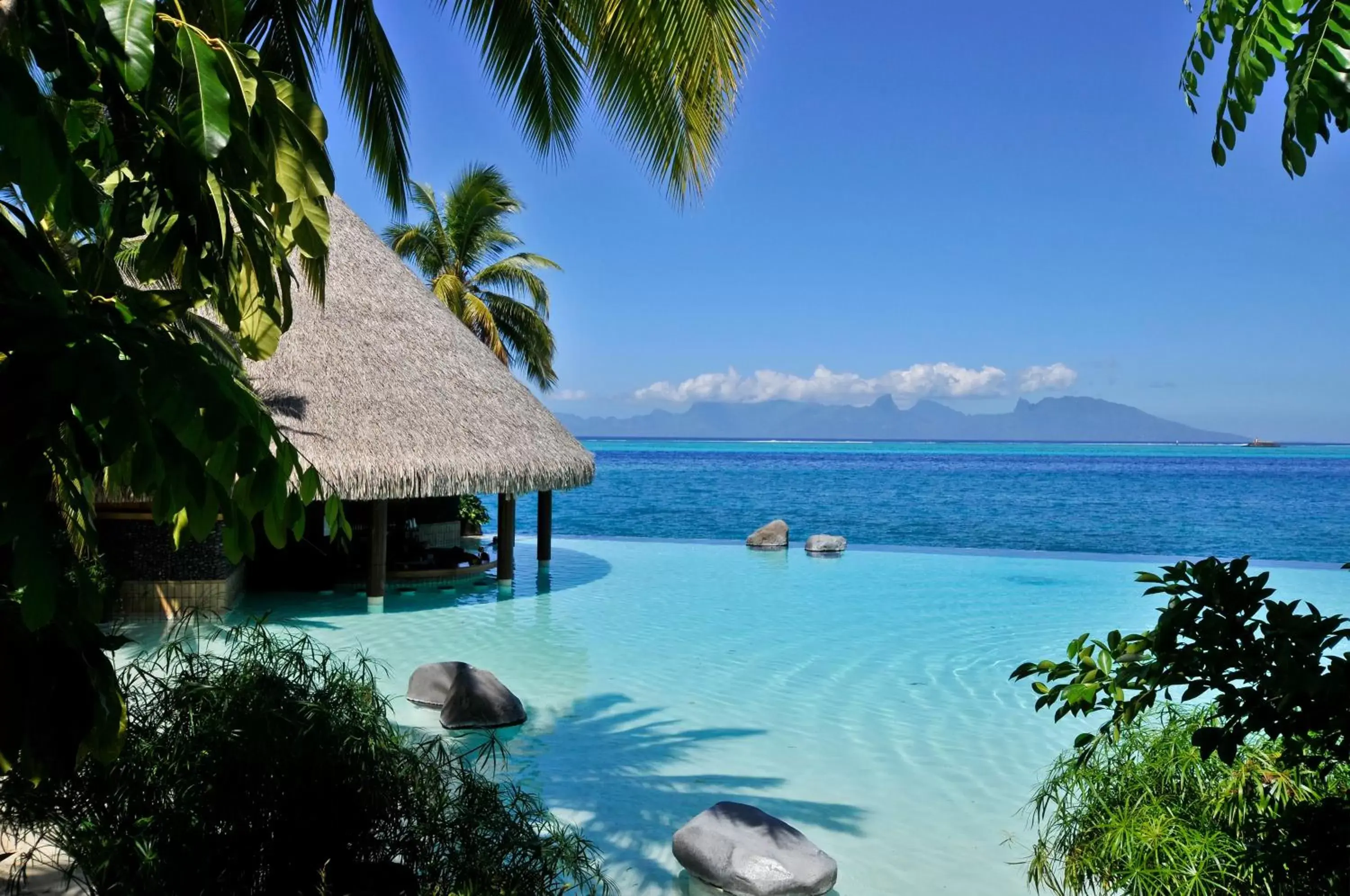 Lounge or bar in InterContinental Tahiti Resort & Spa by IHG Lounge or bar in InterContinental Tahiti Resort & Spa by IHG