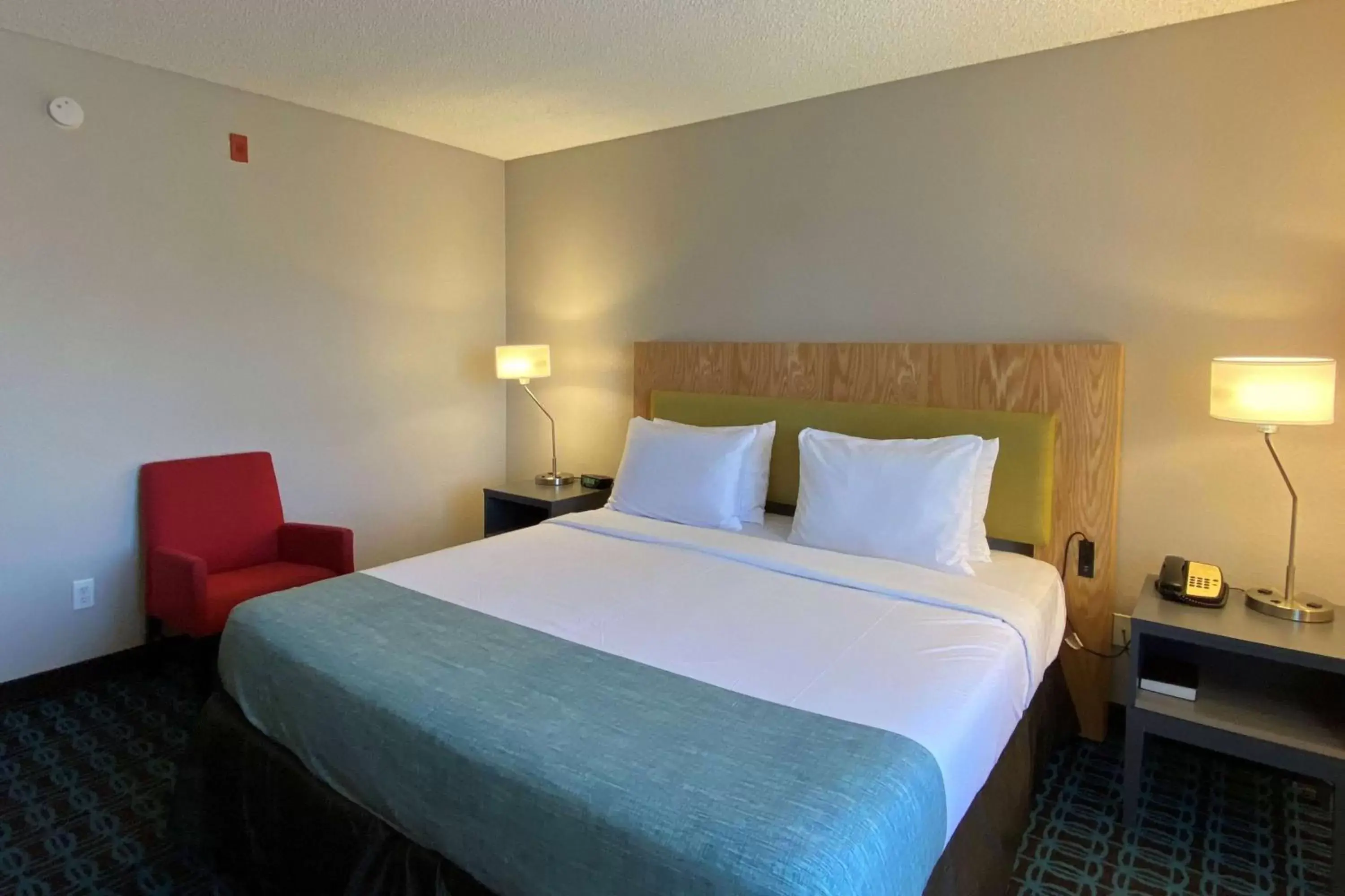 Photo of the whole room, Bed in Wingate by Wyndham Chandler Phoenix Photo of the whole room, Bed in Wingate by Wyndham Chandler Phoenix