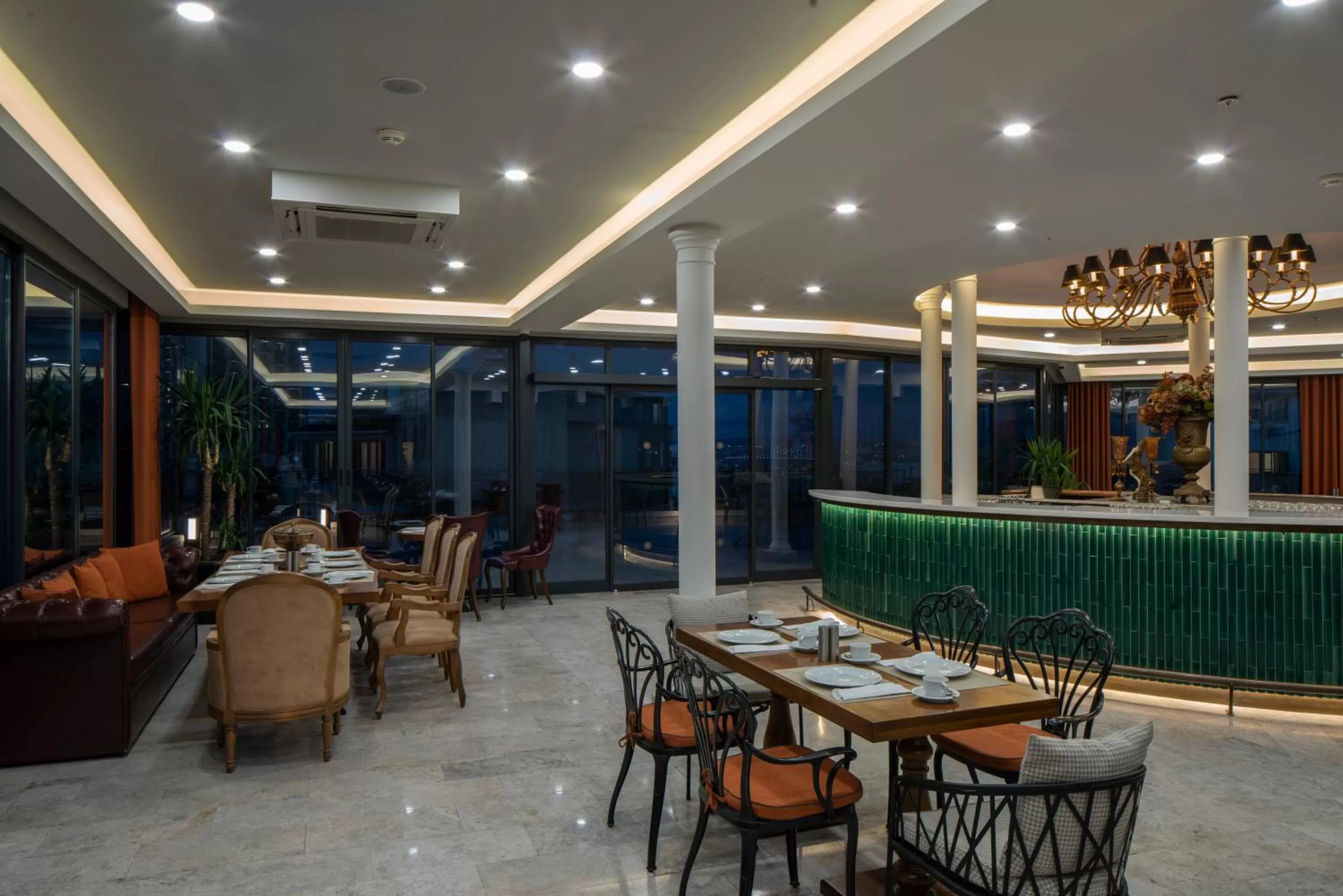 Restaurant/places to eat in AKKA Lush Hotel Taksim