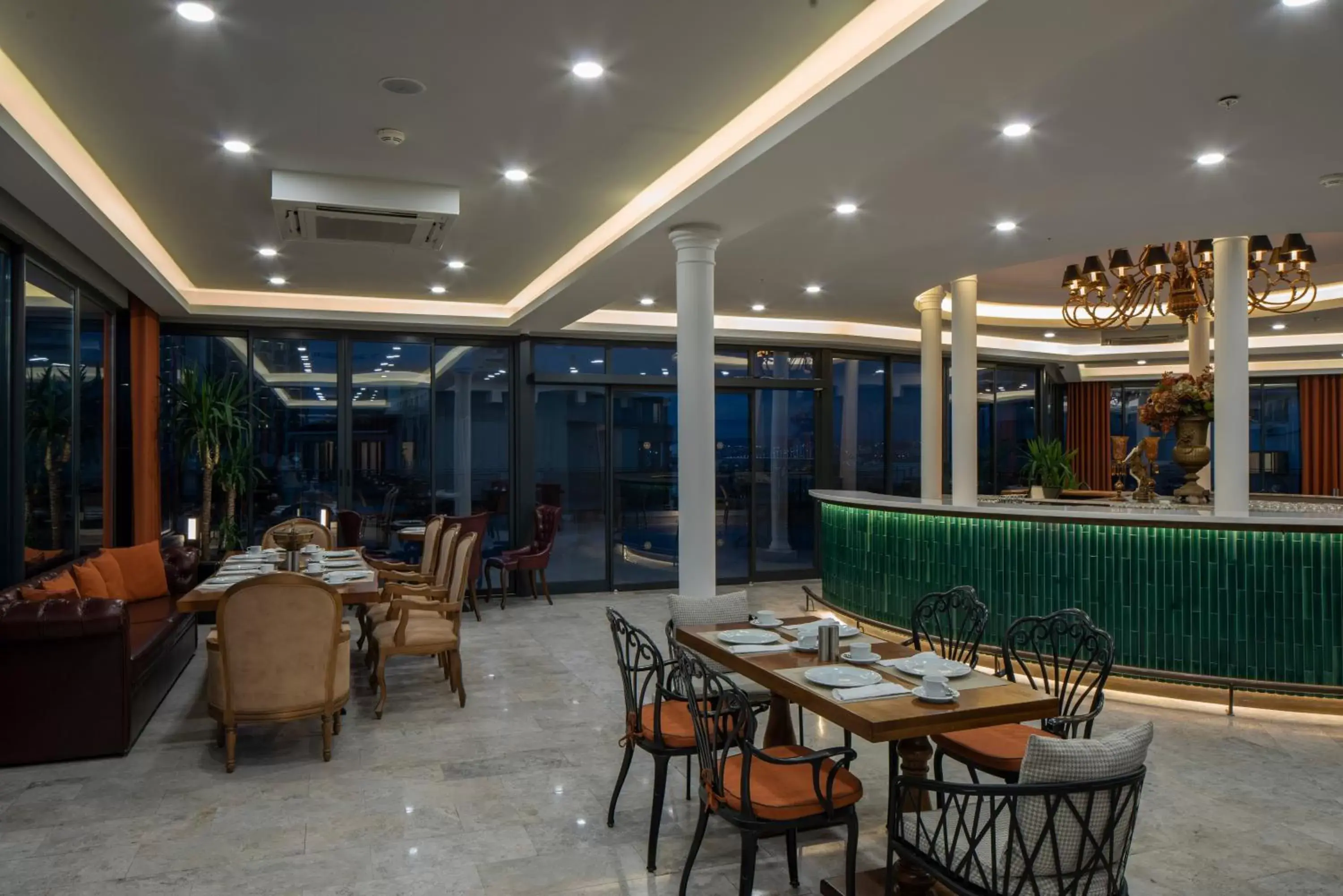 Restaurant/Places to Eat in AKKA Lush Hotel Taksim