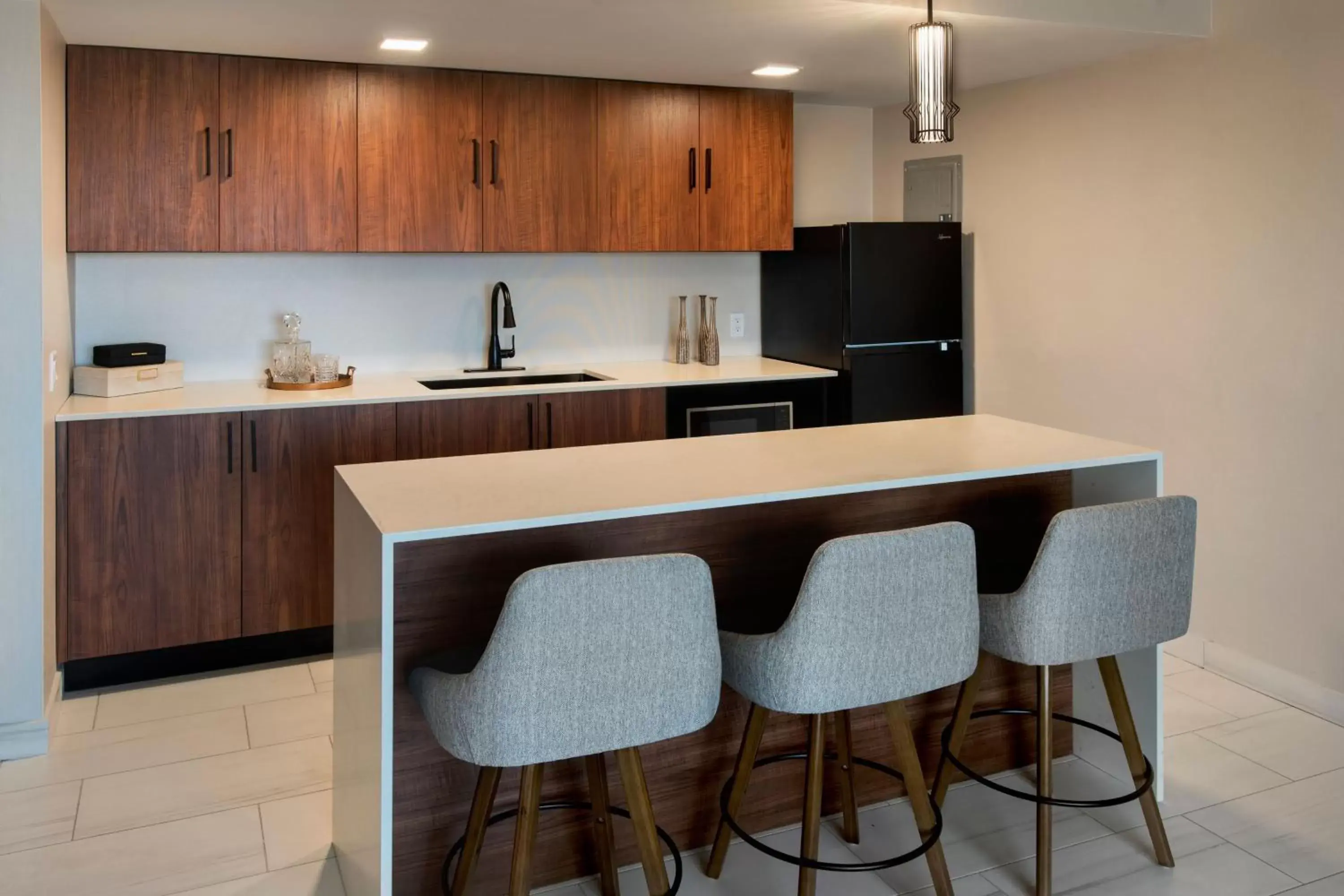 Photo of the whole room, Kitchen/Kitchenette in Marriott Springfield Downtown