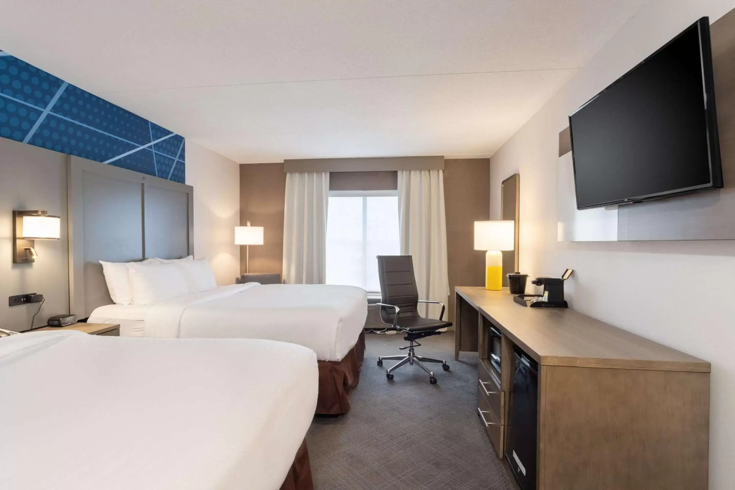 Bedroom in Comfort Inn & Suites Buffalo Airport