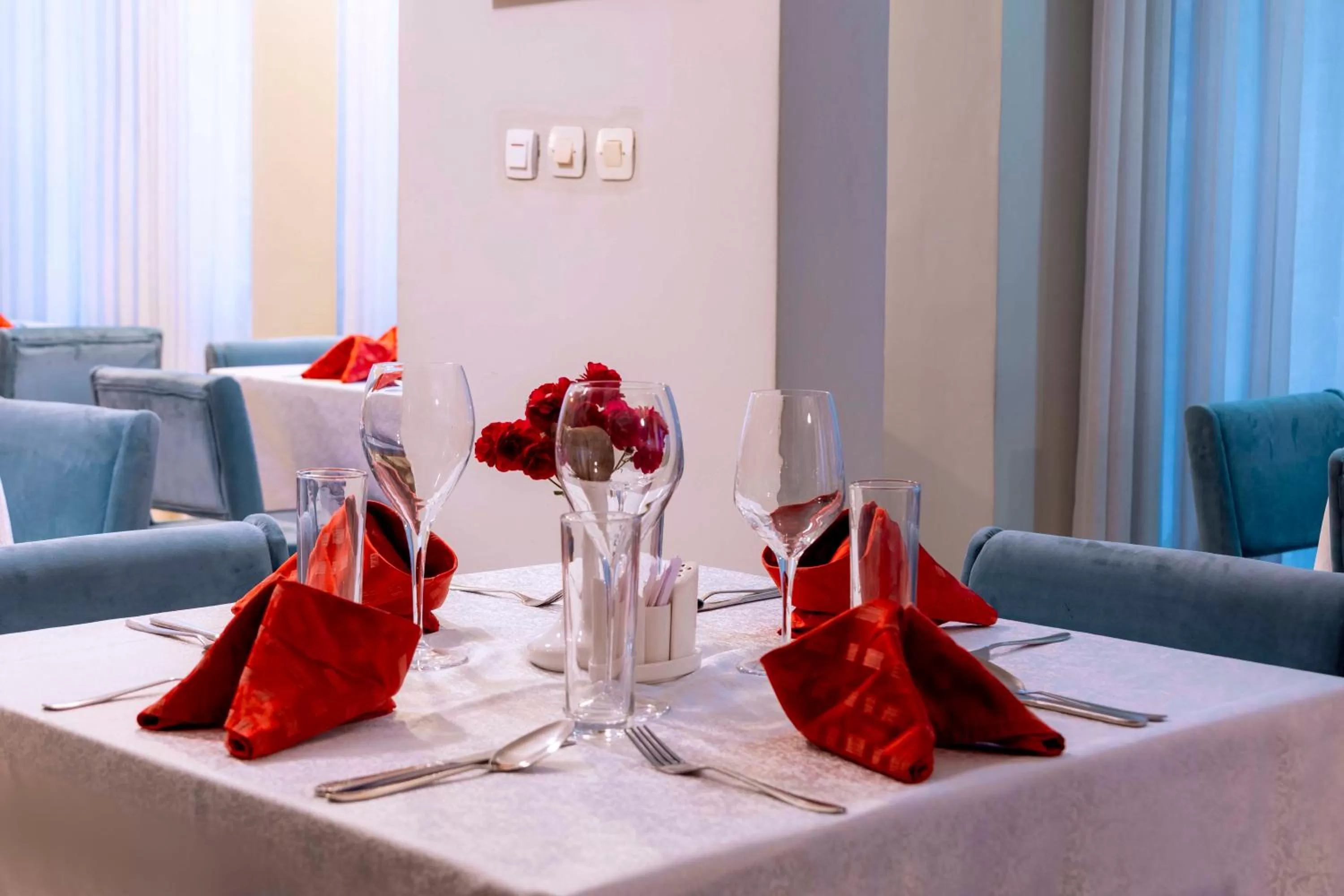 Restaurant/places to eat in Legend Boutique Hotel