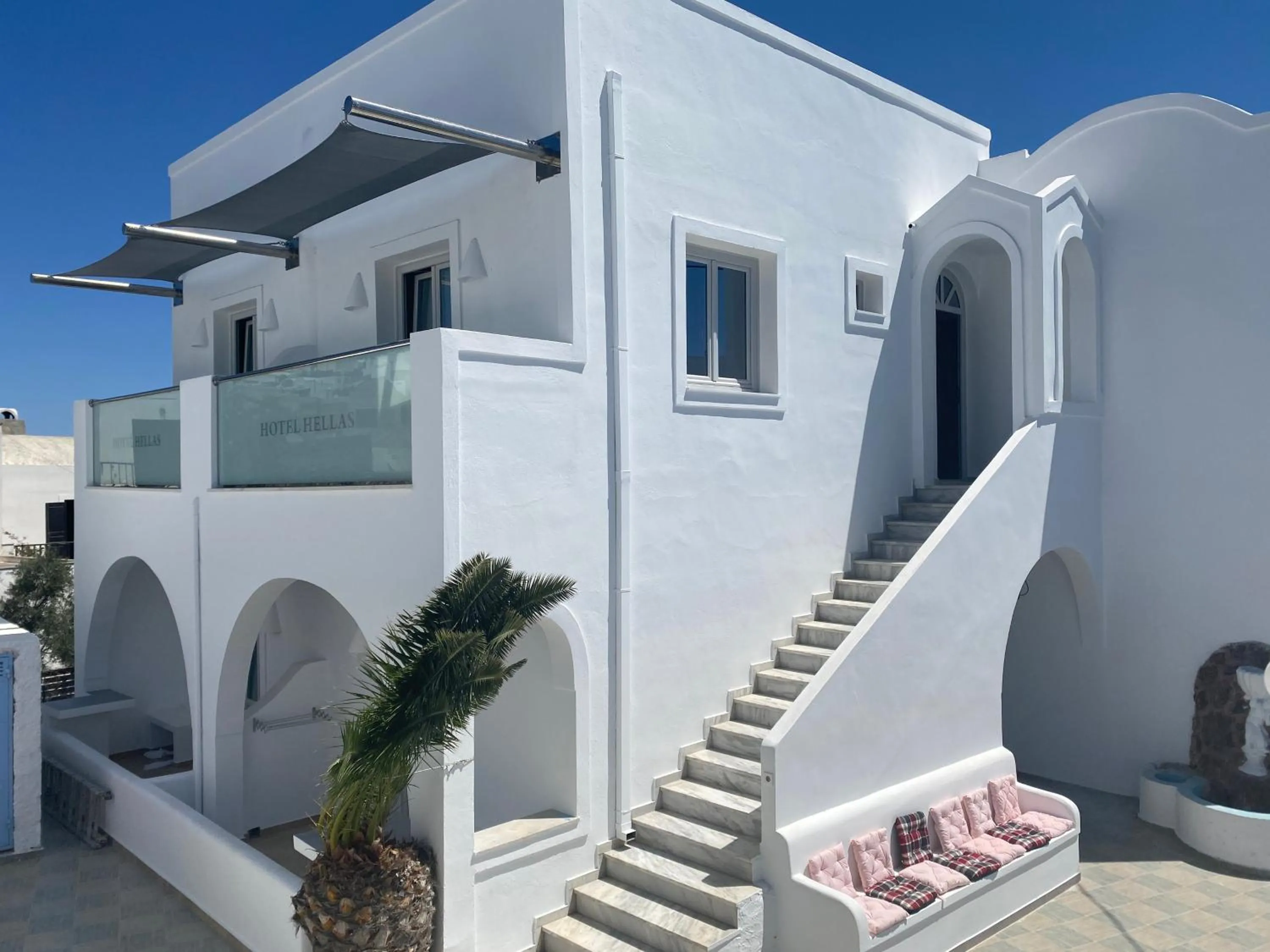 Property building in Hotel Hellas