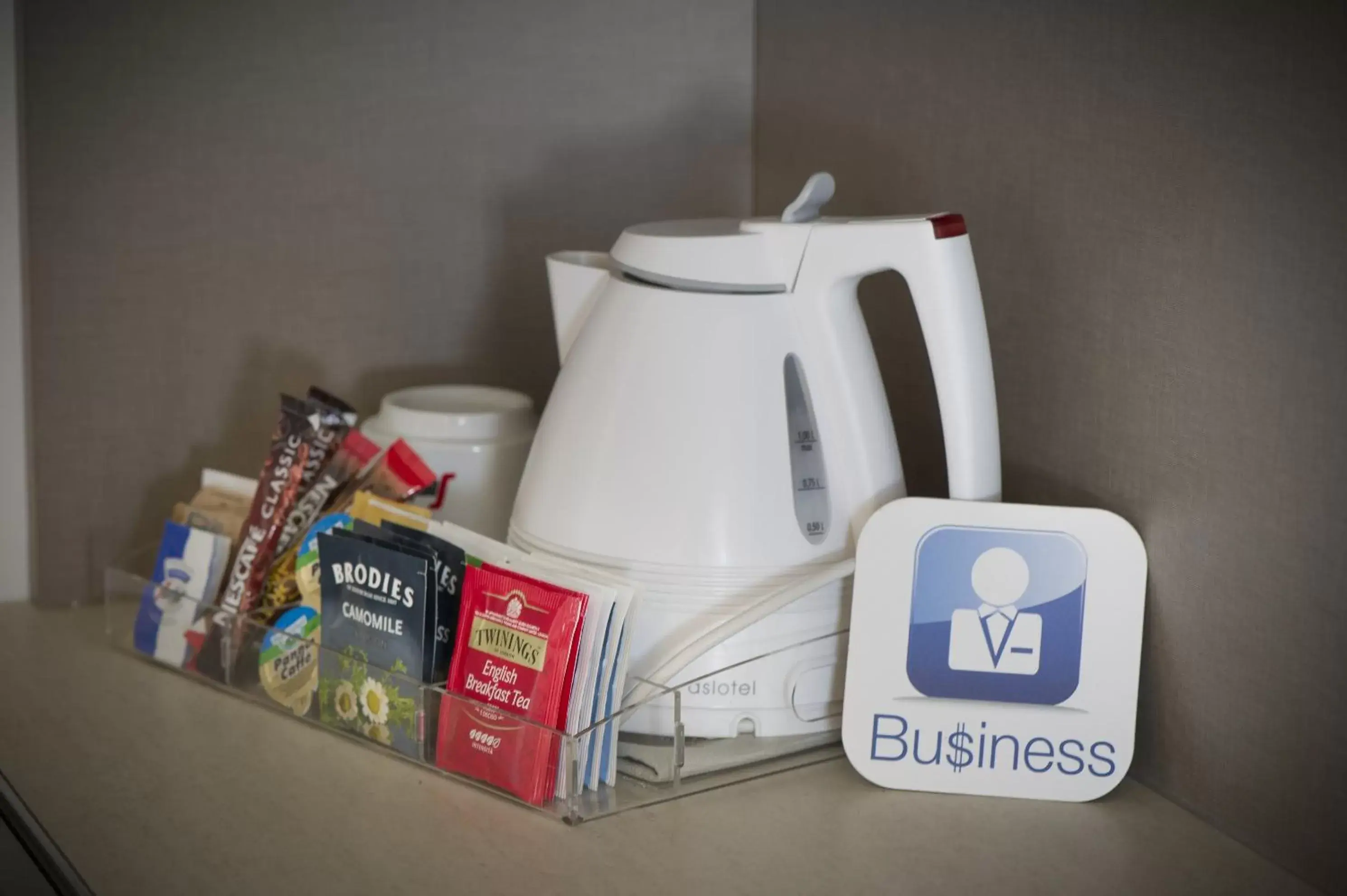 Coffee/tea facilities in Best Western Plus Hotel Modena Resort