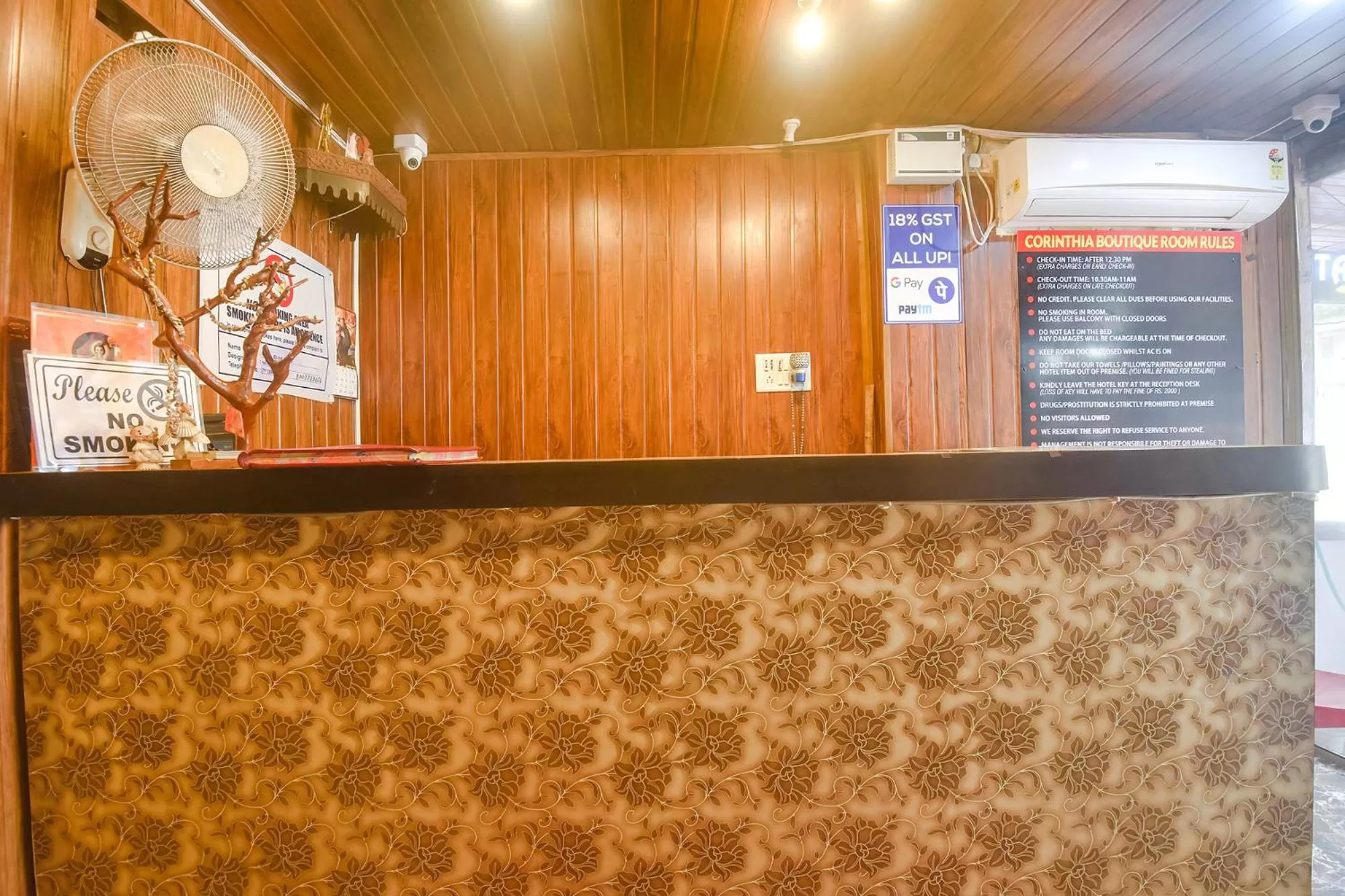 Lobby or reception in FabExpress Corinthia Boutique Rooms - Nr Candolim Beach