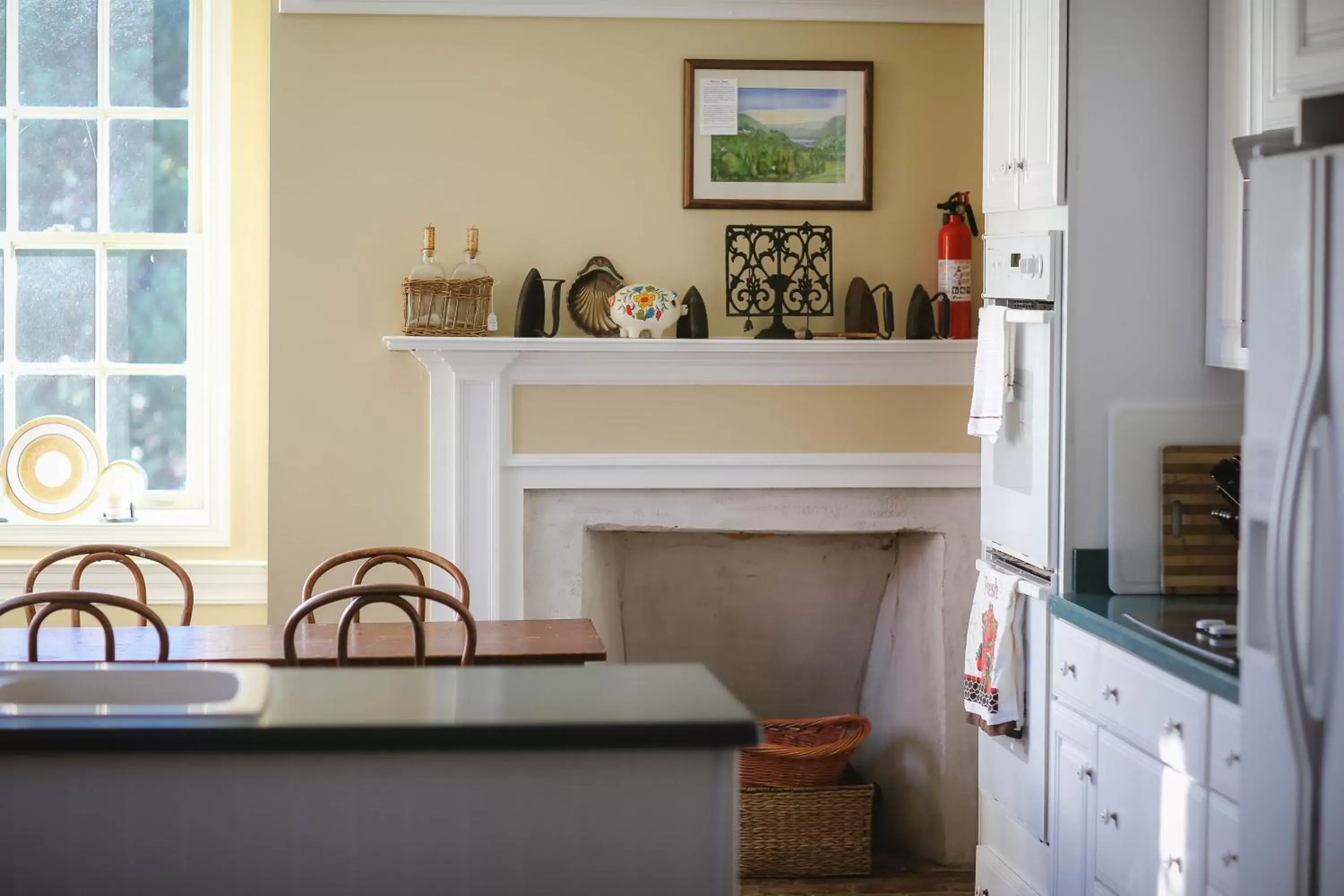 Kitchen/Kitchenette in Light Horse Inn