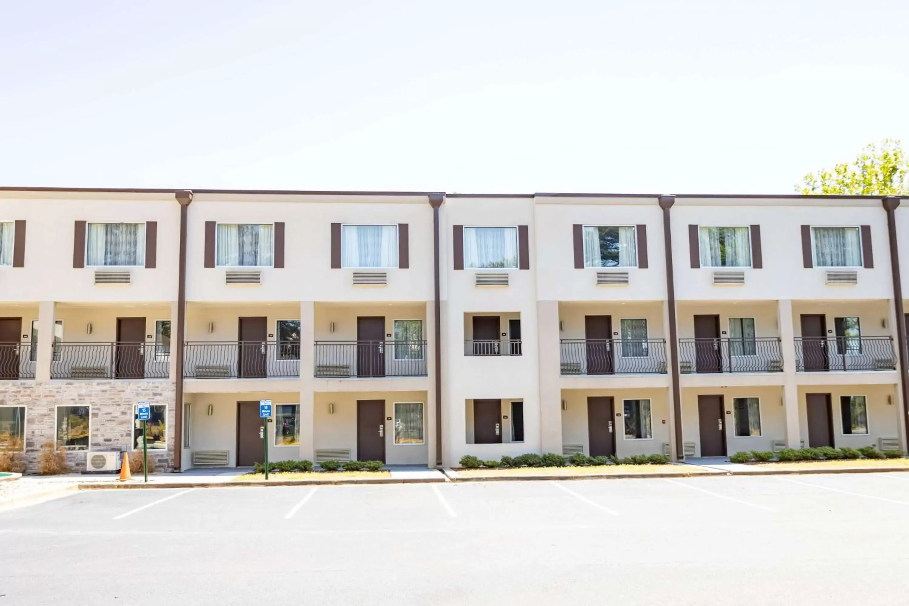 Property building in Days Inn by Wyndham College Park Atlanta Airport South Property building in Days Inn by Wyndham College Park Atlanta Airport South