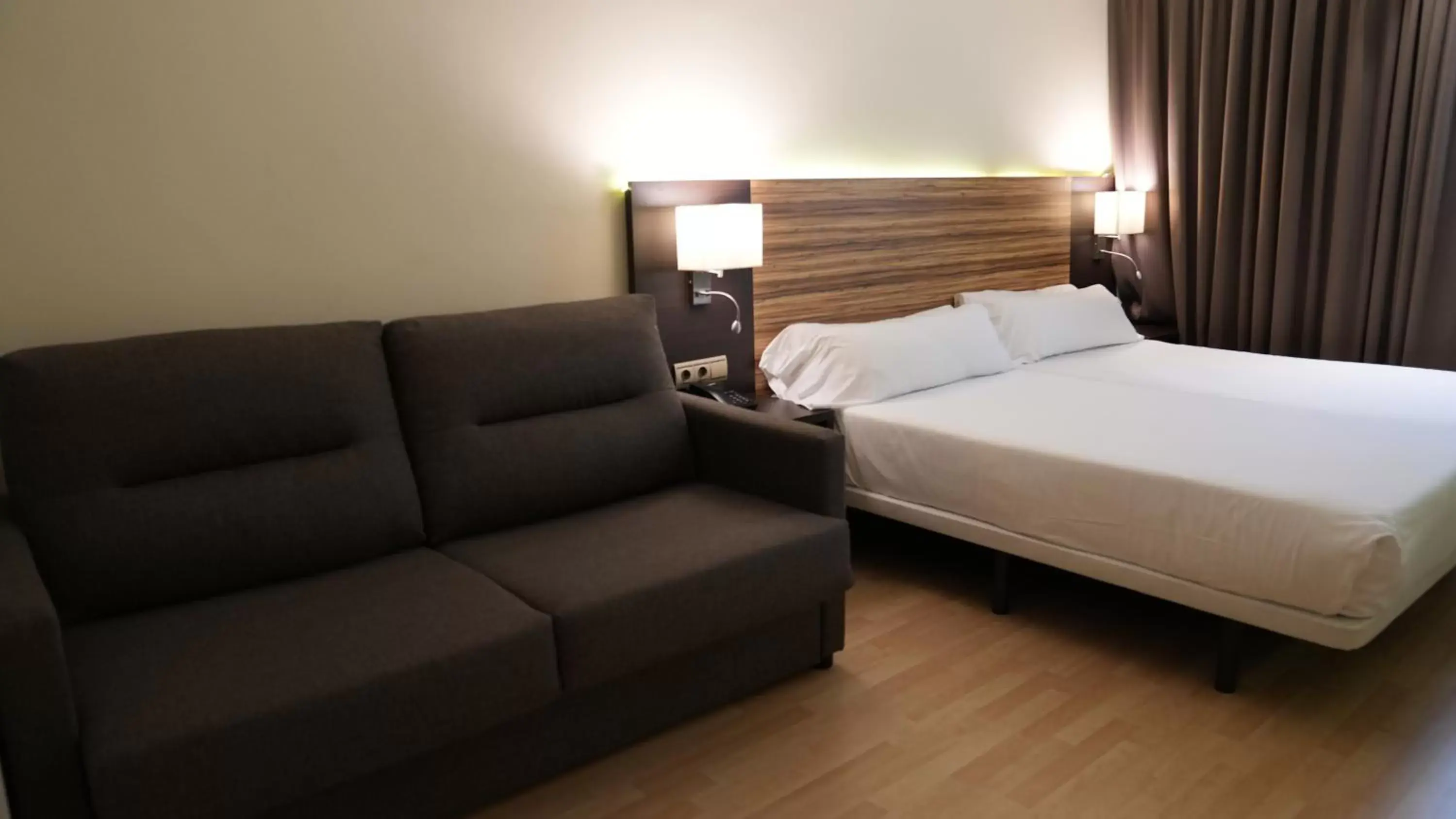 Area and facilities, Bed in Port Elche