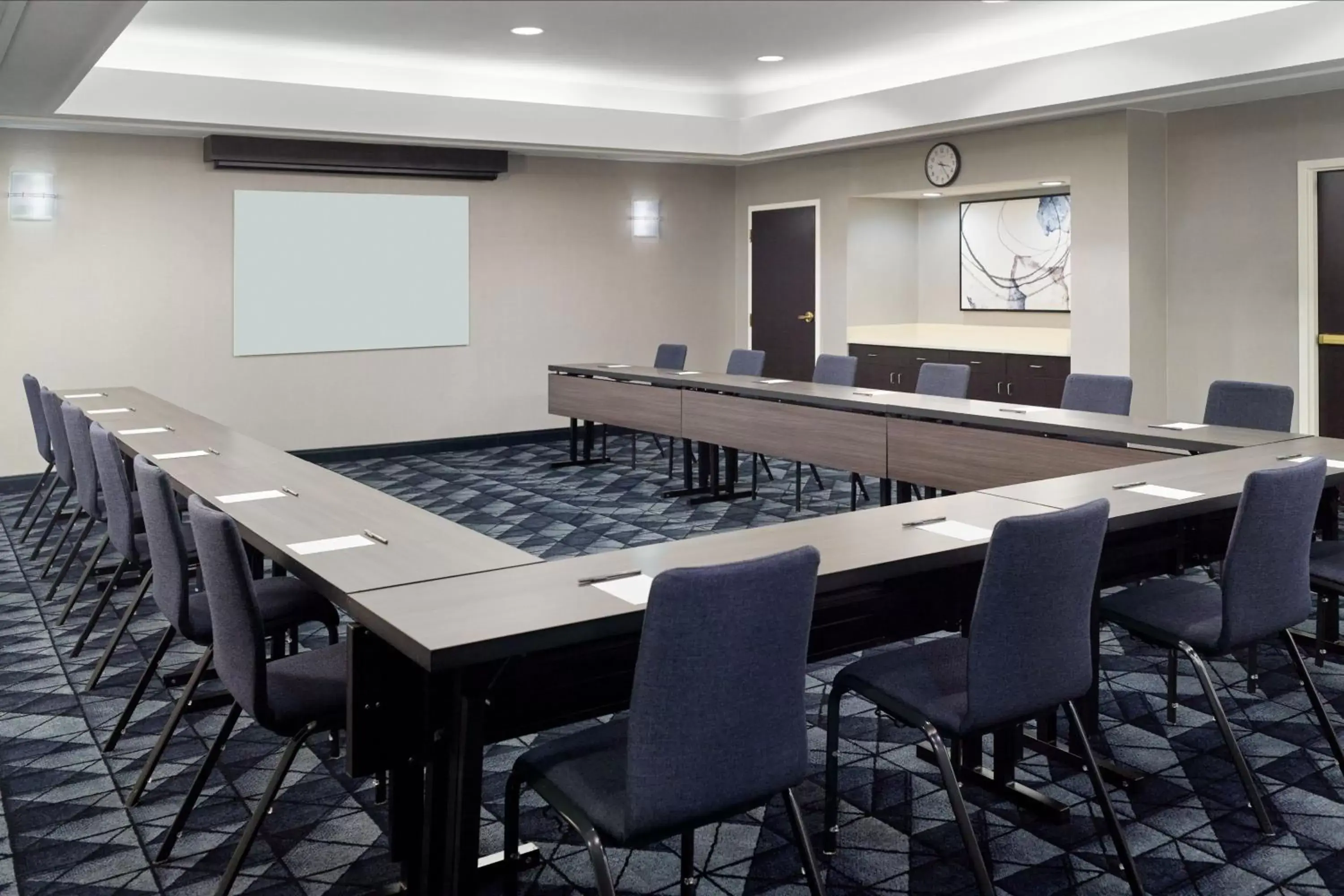 Meeting/conference room in Courtyard by Marriott Atlanta Alpharetta