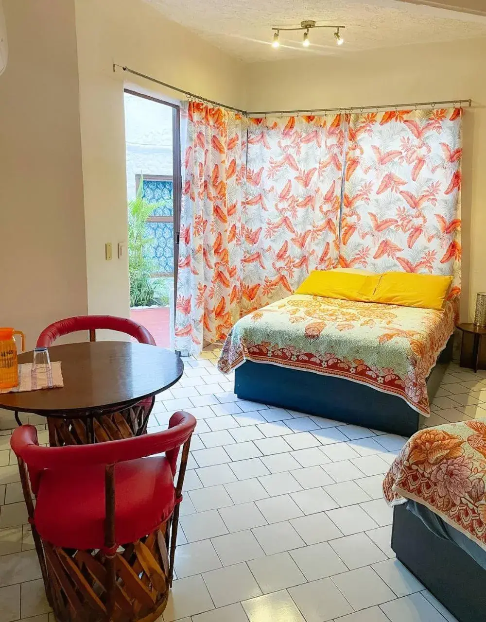 Bedroom, Seating Area in Hotel Allende