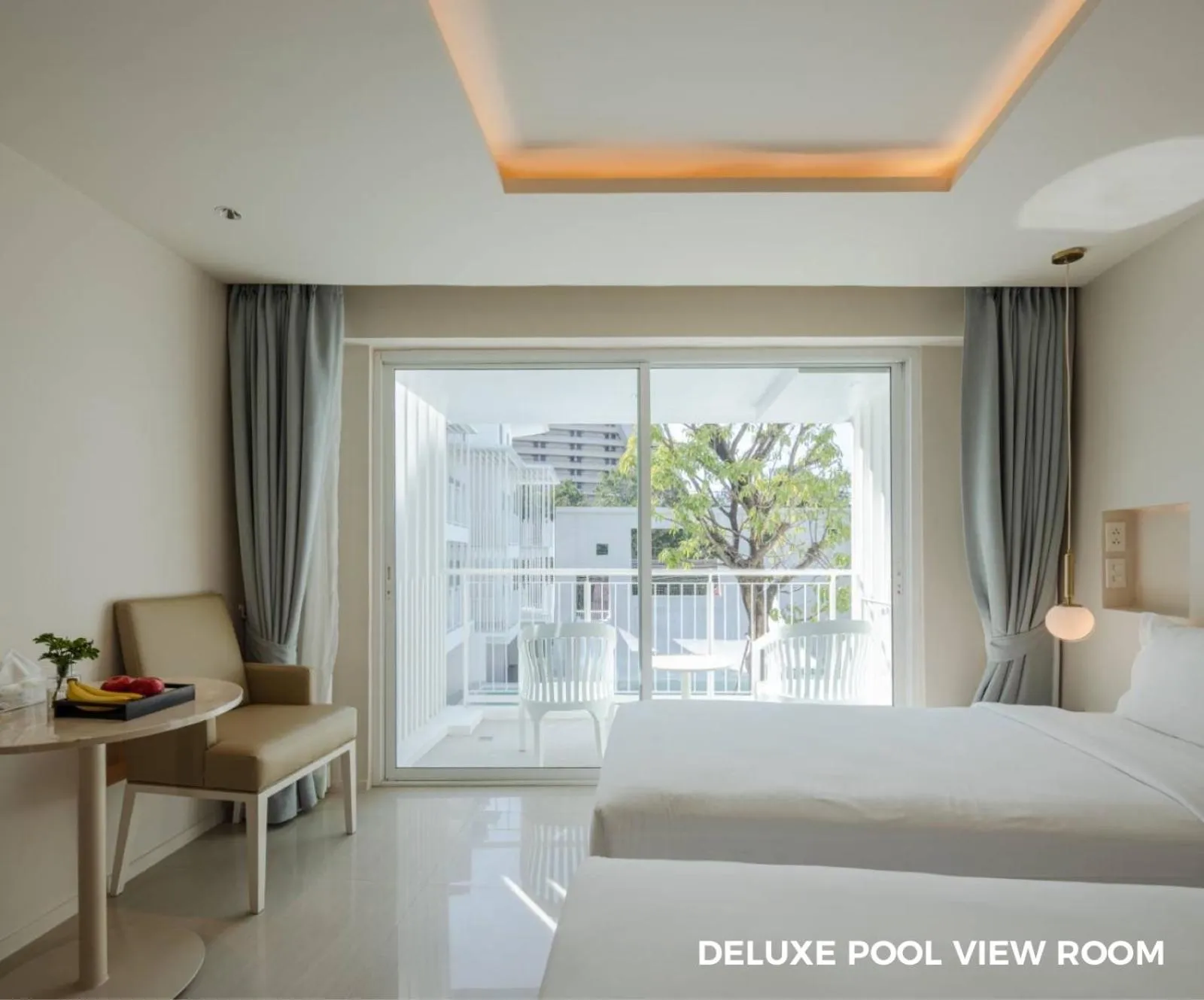 View (from property/room), Bed in Prima Hotel Pattaya