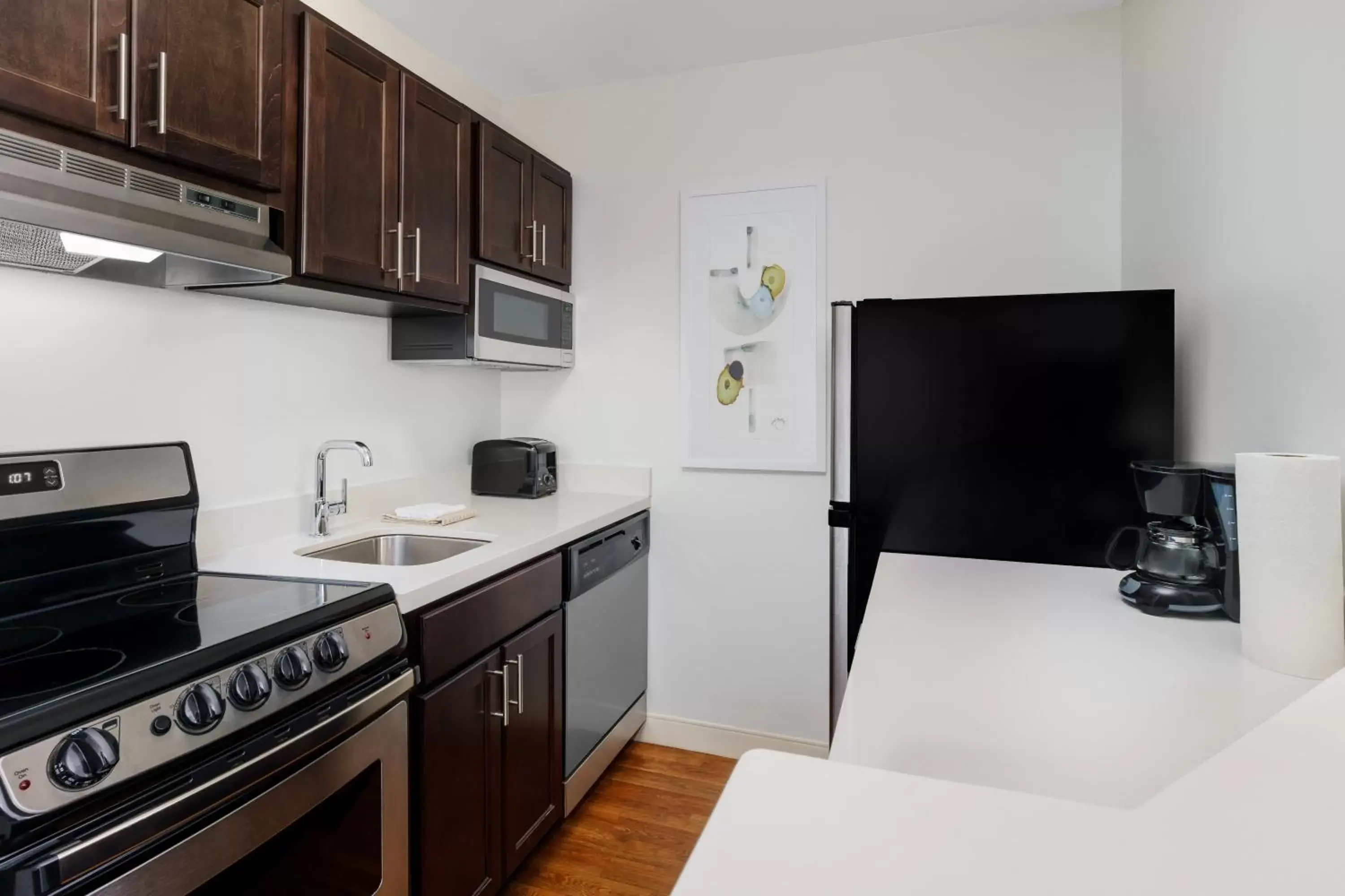 kitchen, Kitchen/Kitchenette in TownePlace Suites Manchester-Boston Regional Airport