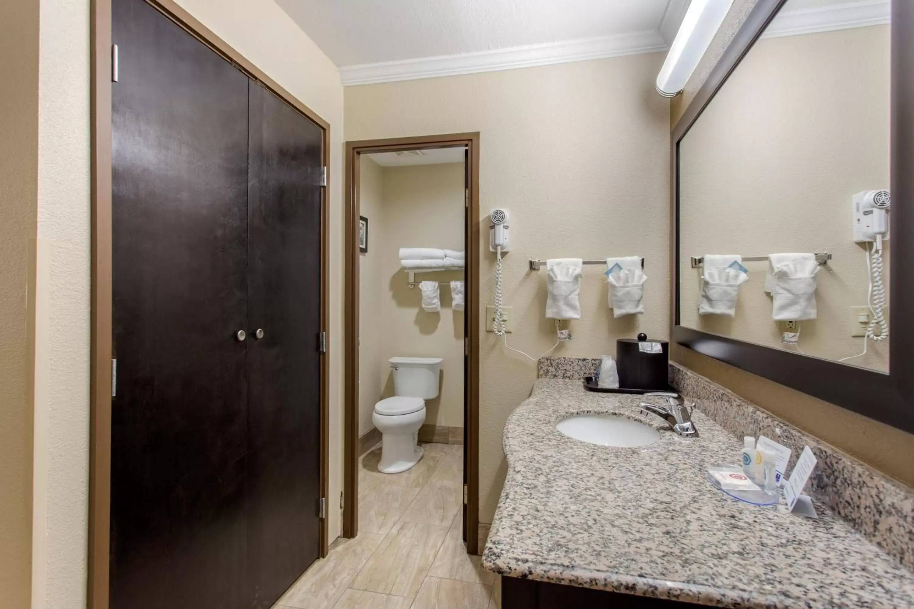 Bathroom in Comfort Inn Asheville East-Blue Ridge Pkwy Access