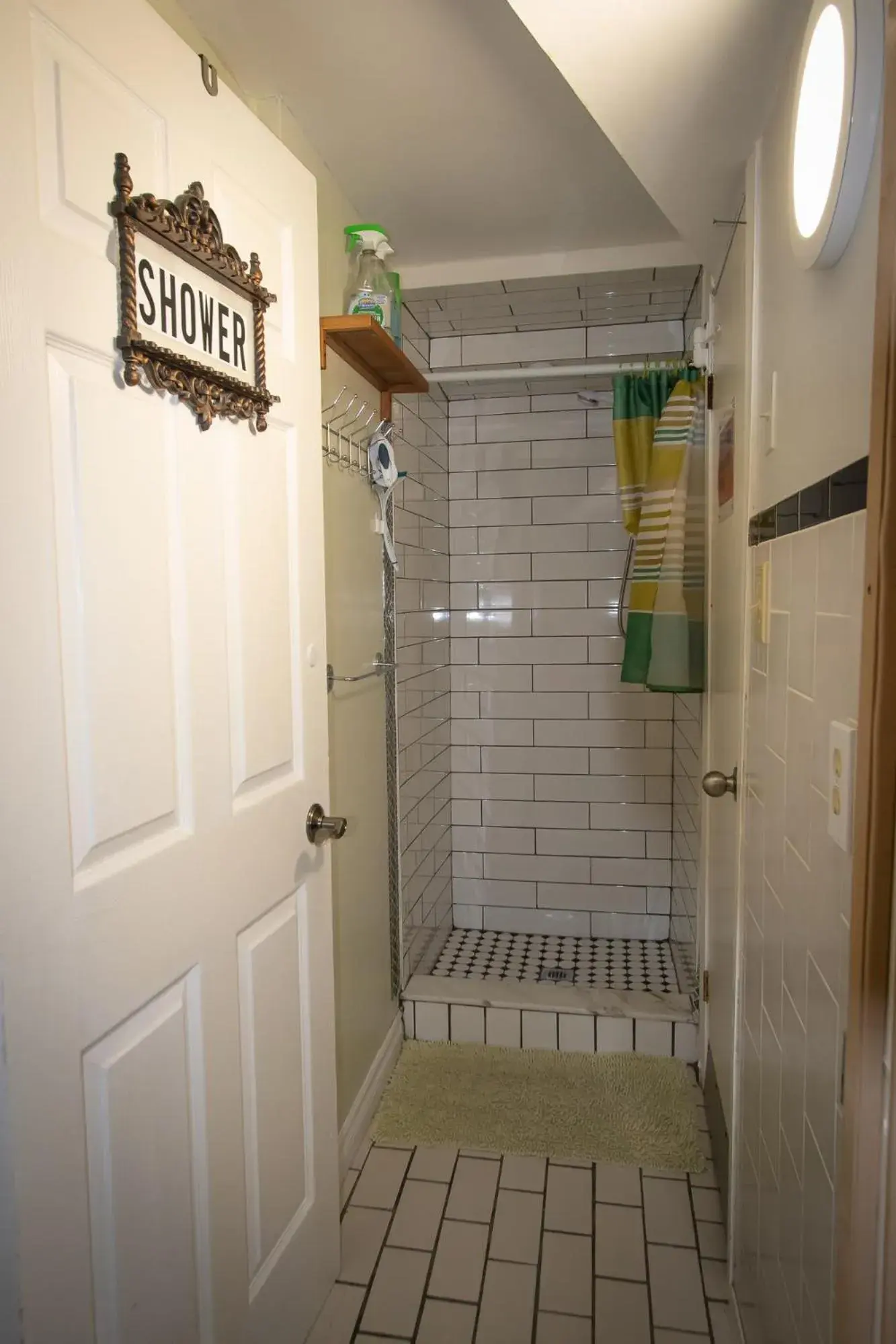 Shower, Bathroom in Pring Guesthouse