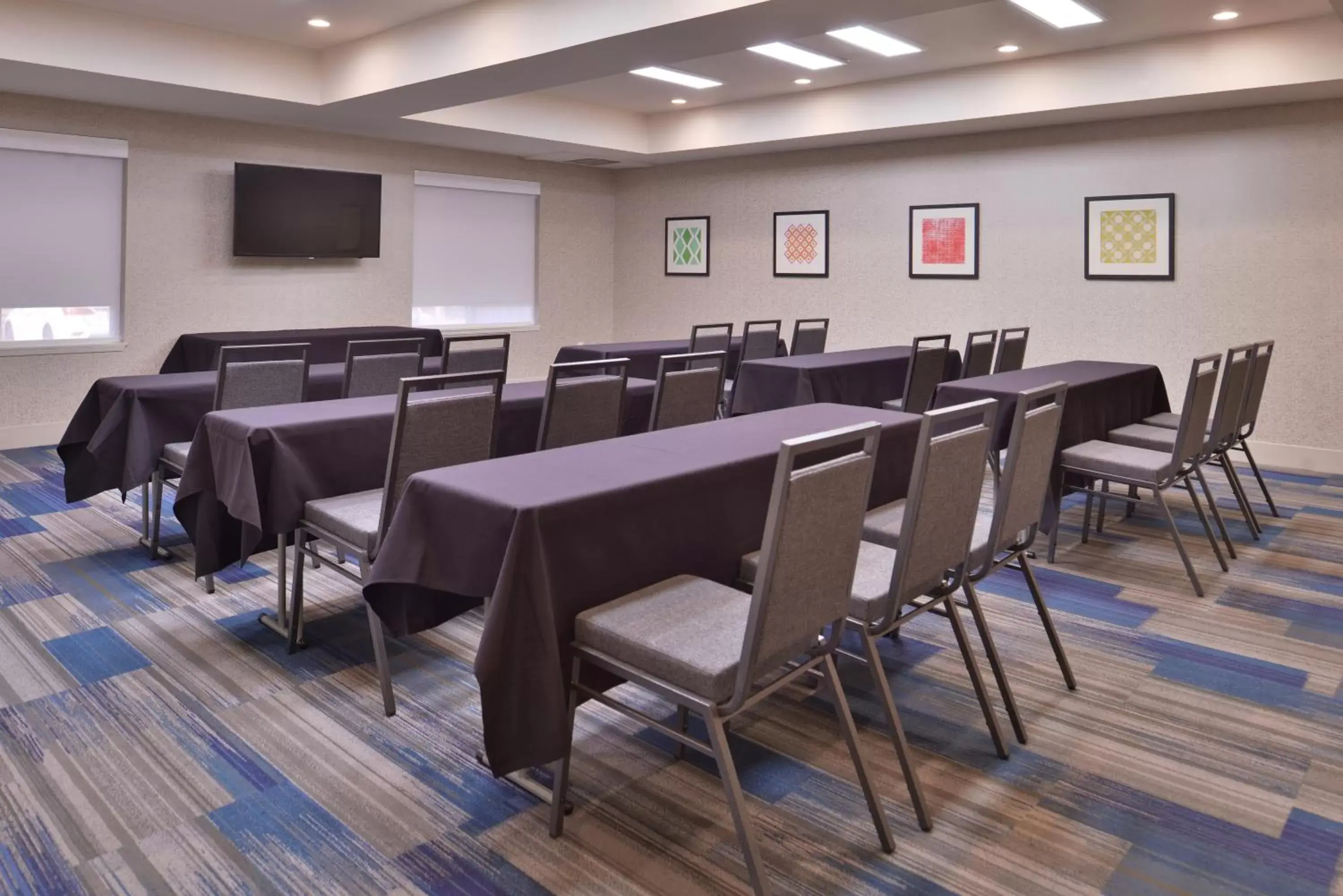 Meeting/conference room in Holiday Inn Express Stockton Southeast, an IHG Hotel