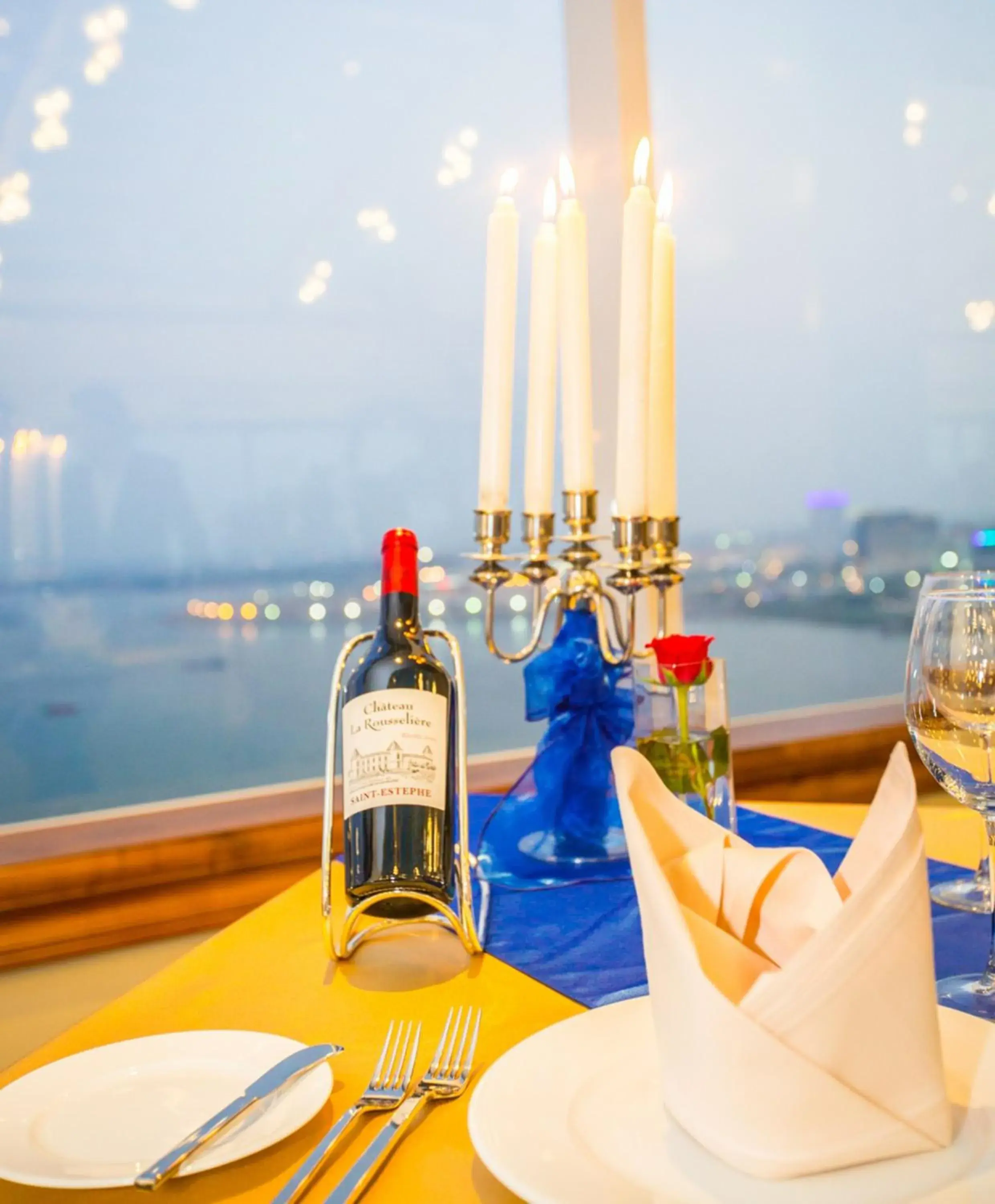 Restaurant/places to eat in Sokha Phnom Penh Residence Restaurant/places to eat in Sokha Phnom Penh Residence