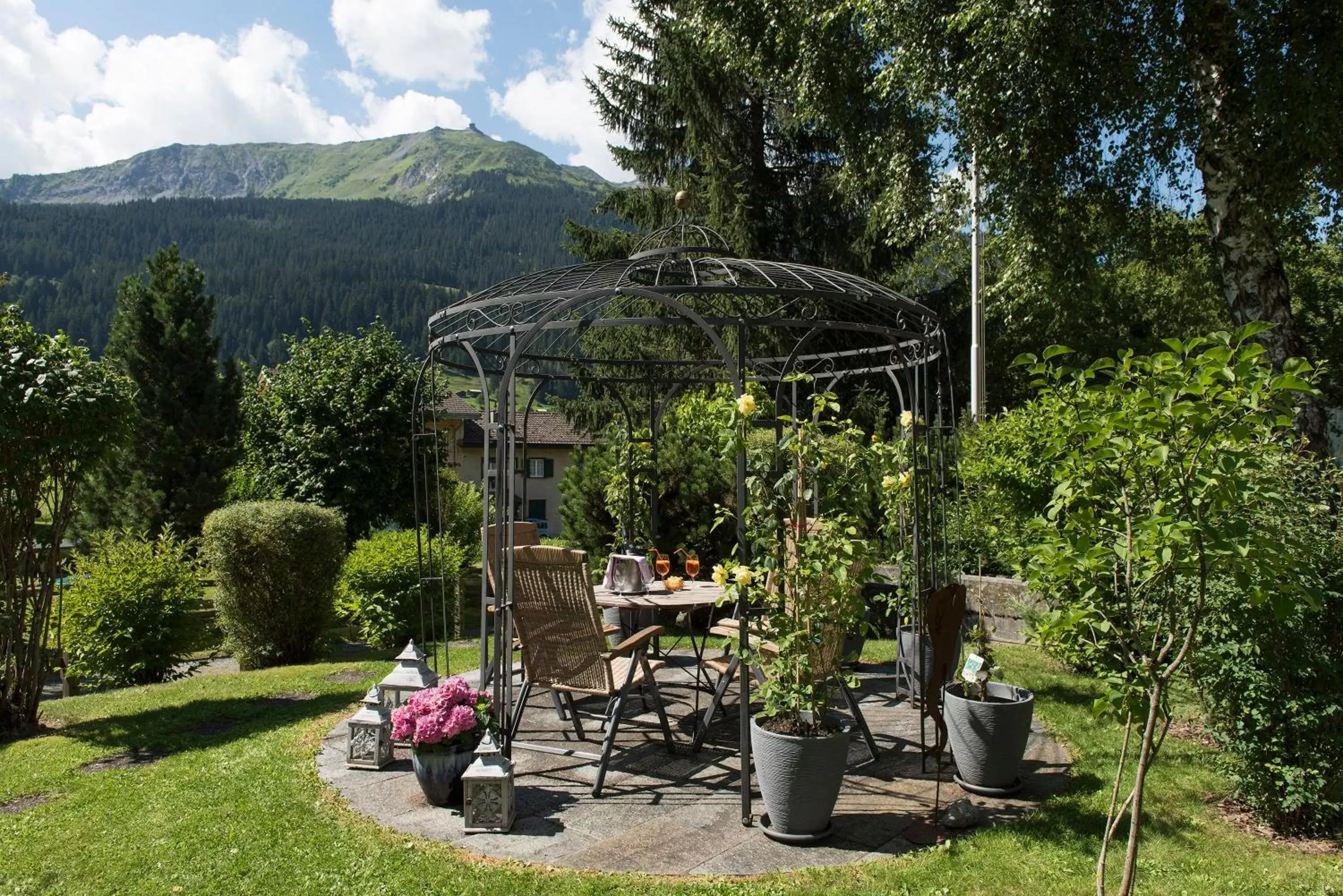 Garden in Sunstar Hotel Klosters