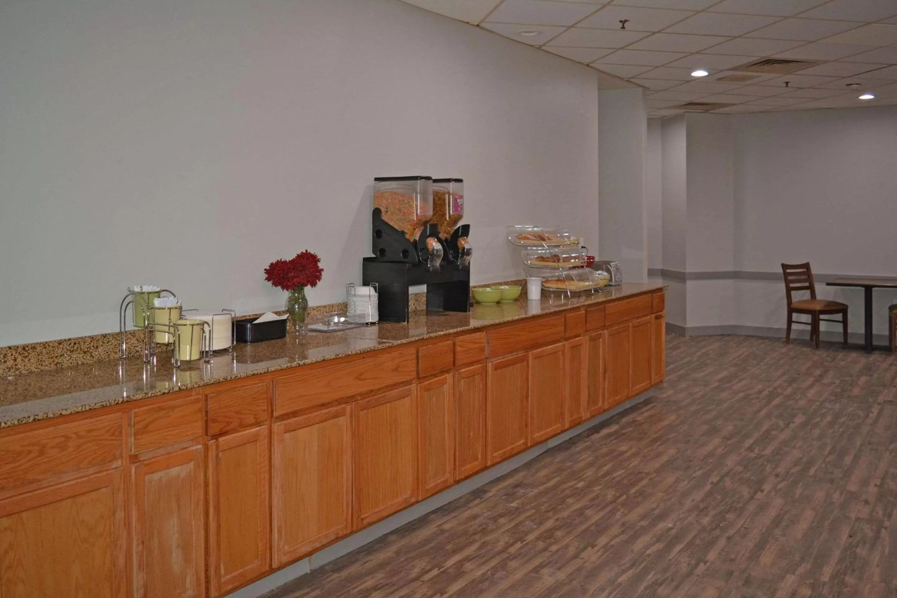 Breakfast in Quality Inn & Suites East Syracuse - Carrier Circle