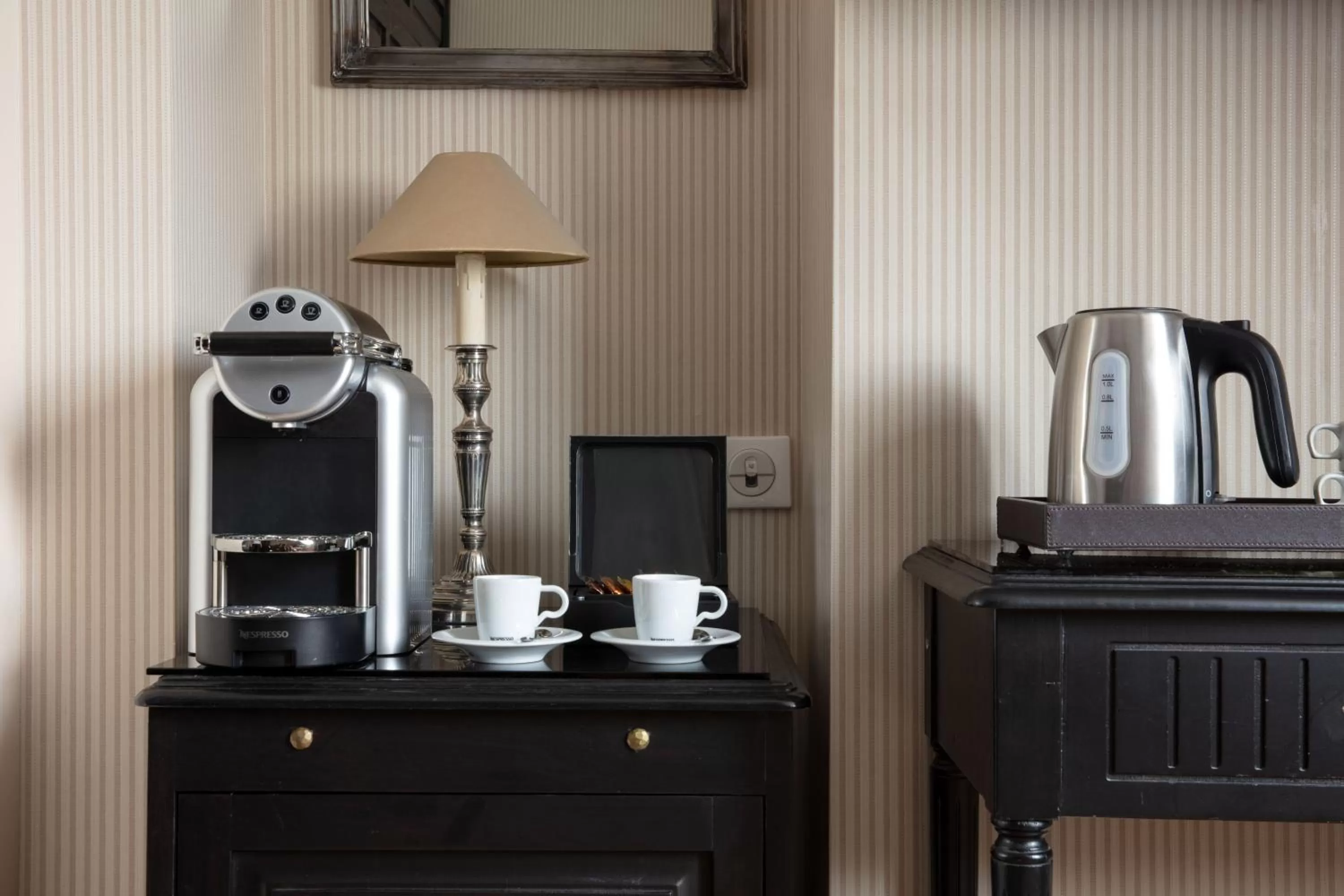 Coffee/tea facilities in Hôtel Serotel Lutèce