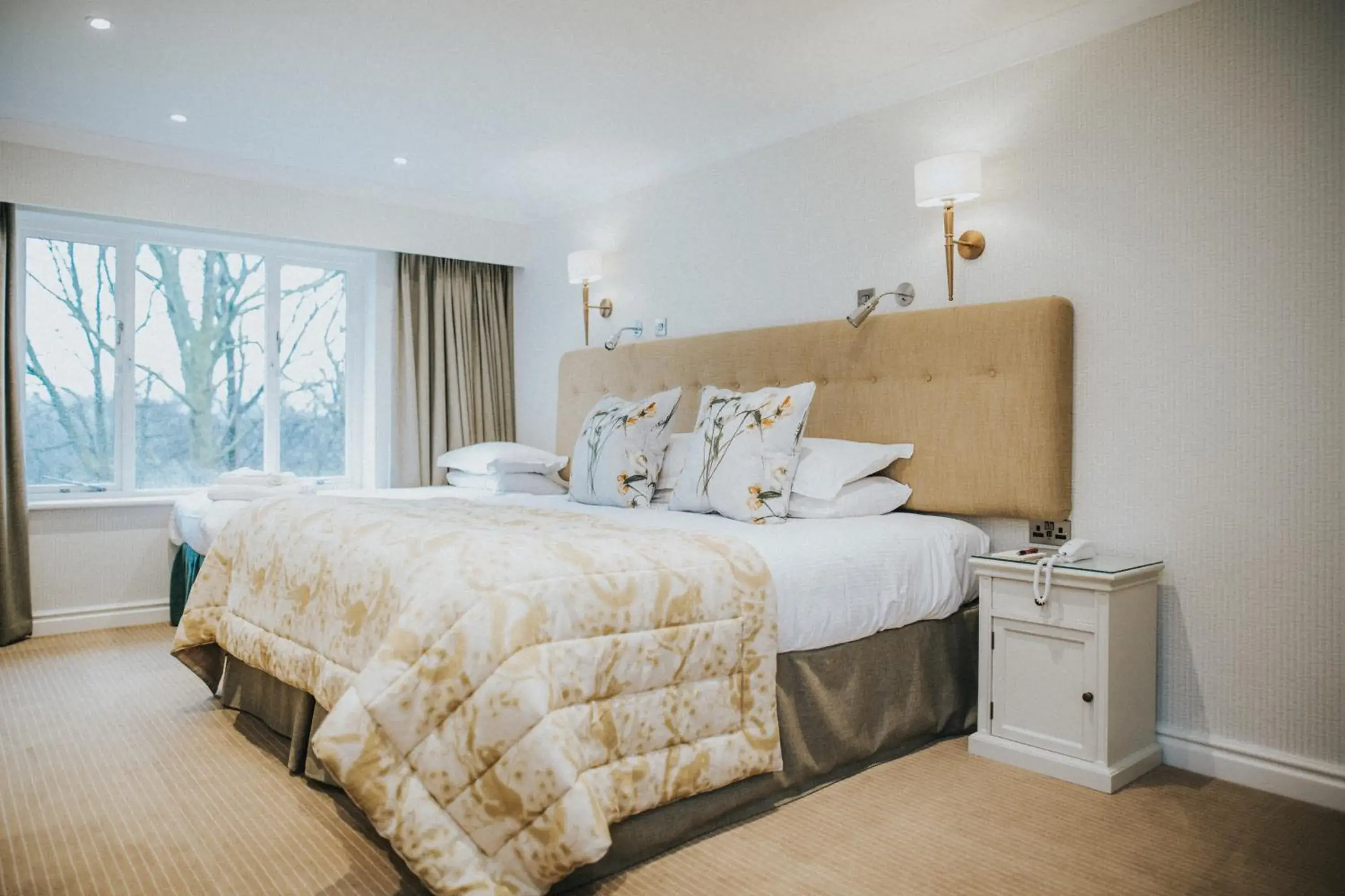 Bedroom, Bed in Cragwood Country House Hotel