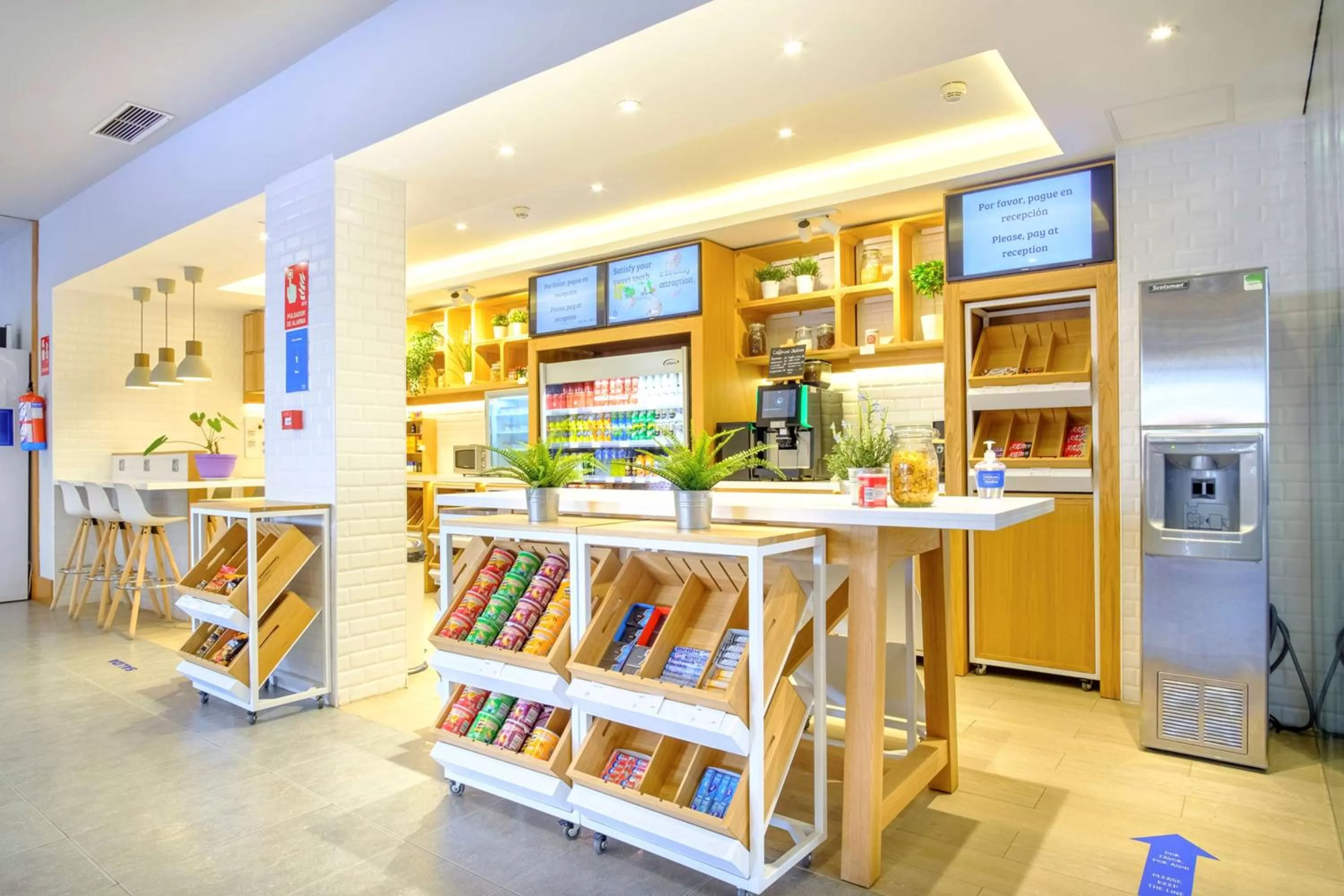 Restaurant/places to eat in Hilton Garden Inn Málaga