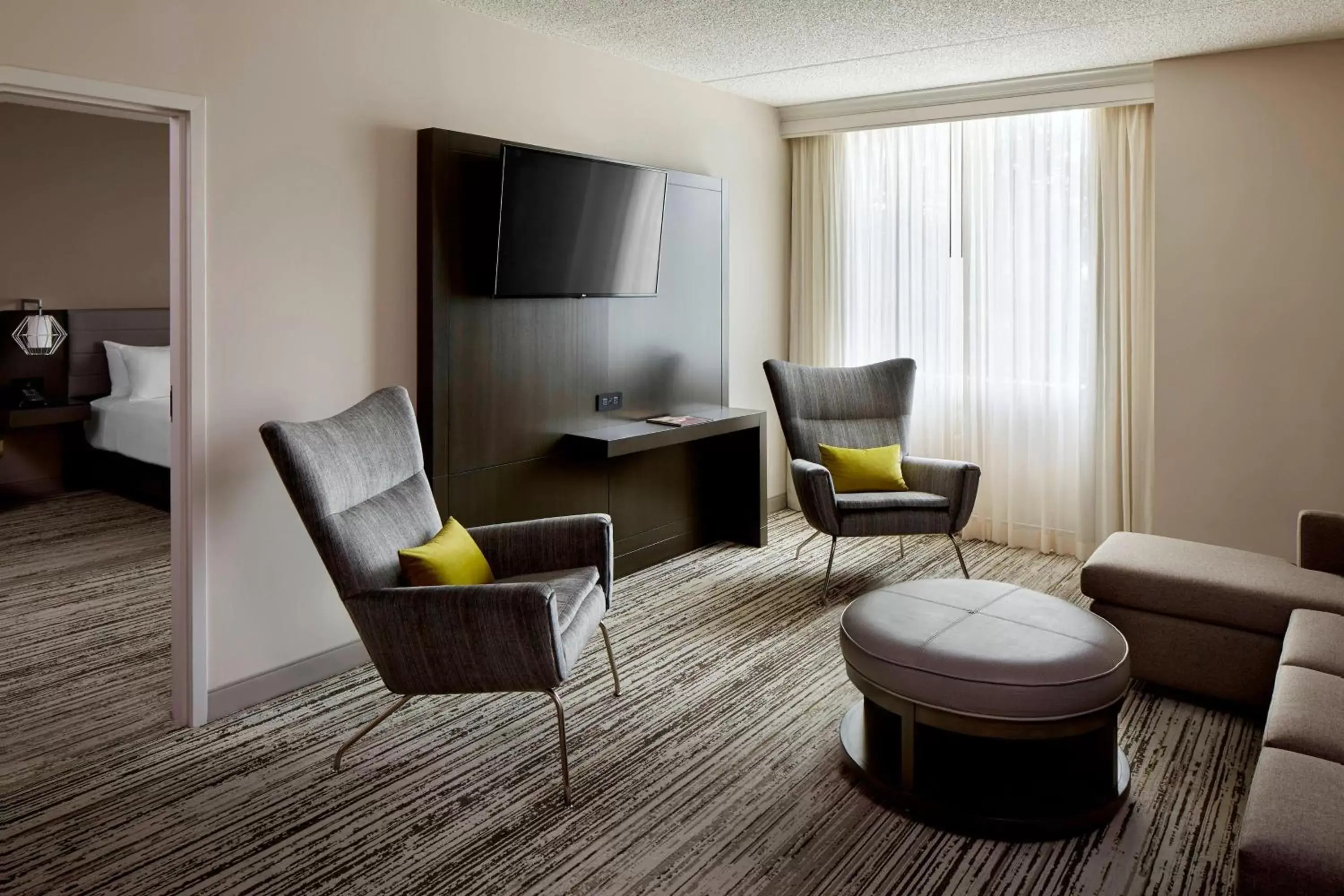 Bedroom, Seating Area in Marriott Cincinnati Airport