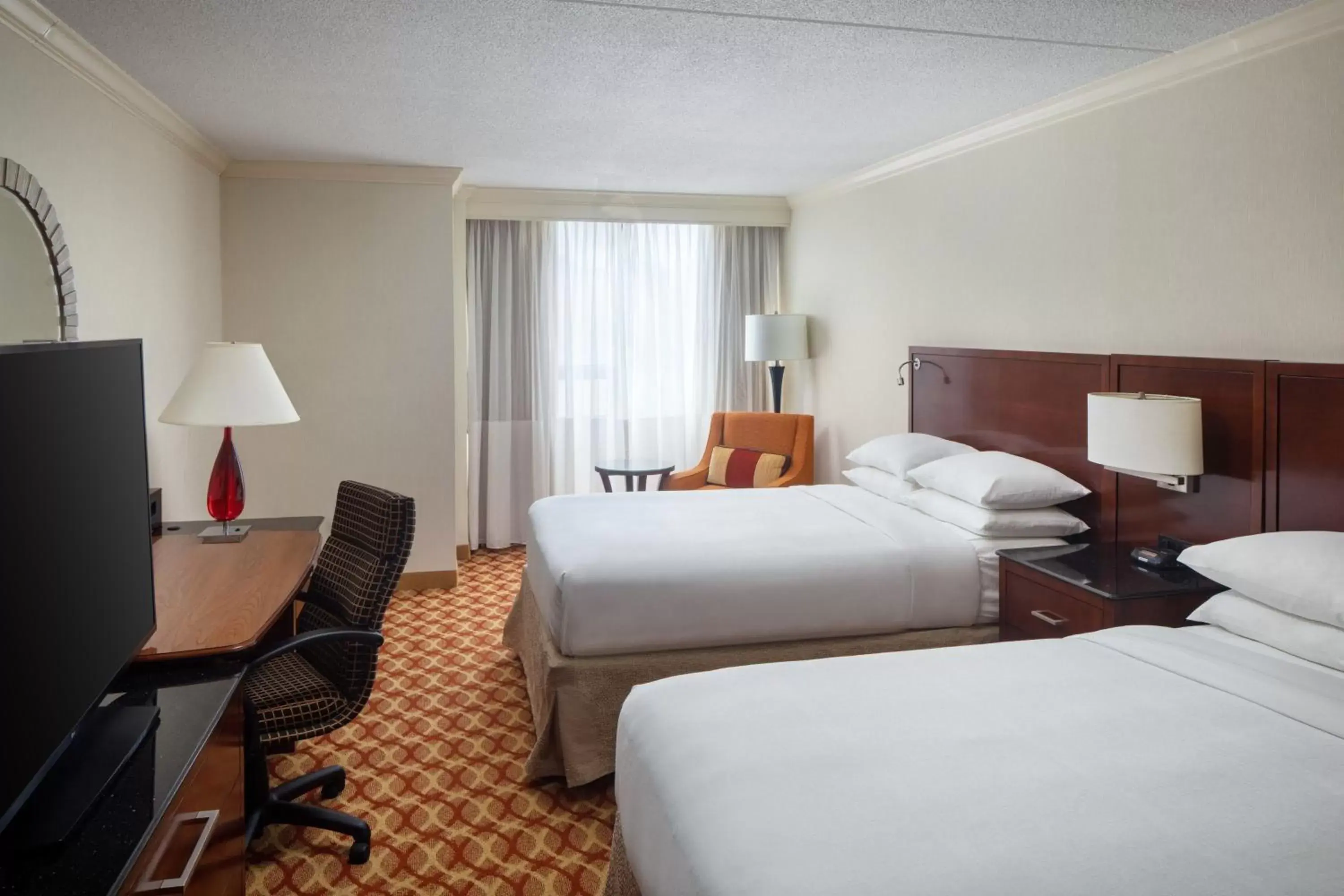 Photo of the whole room, Bed in Indianapolis Marriott East