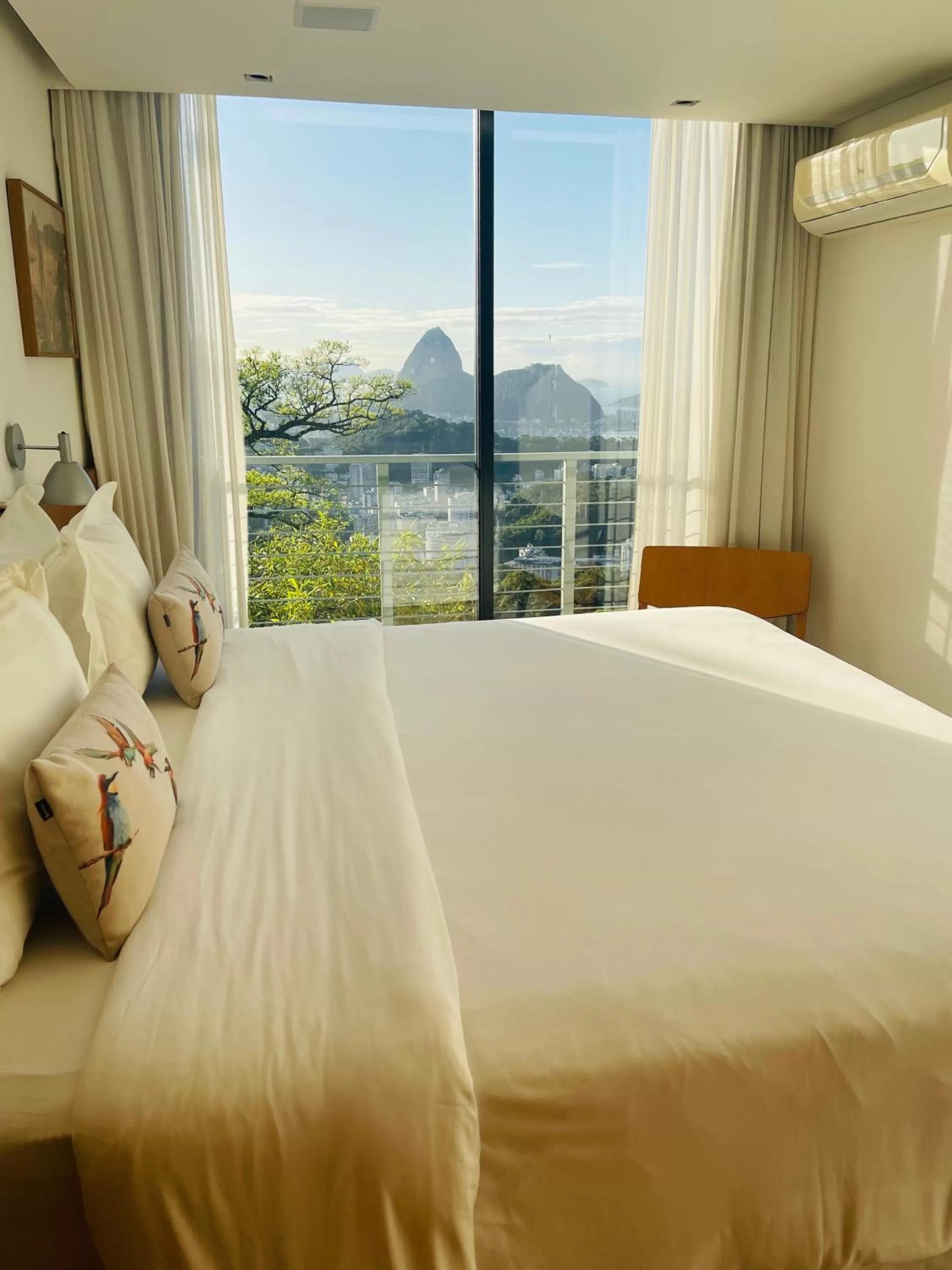 View (from property/room), Bed in Pousada Rio144