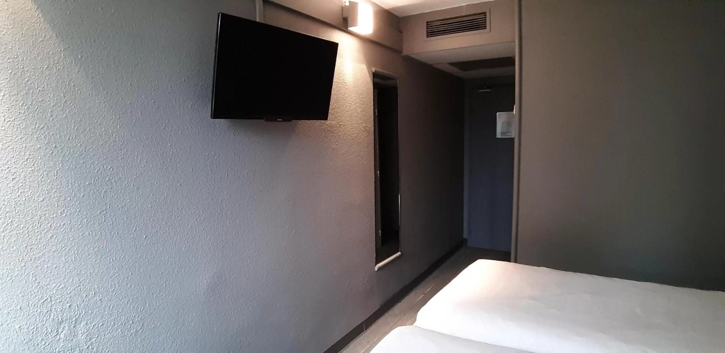 Bed in ibis Arles