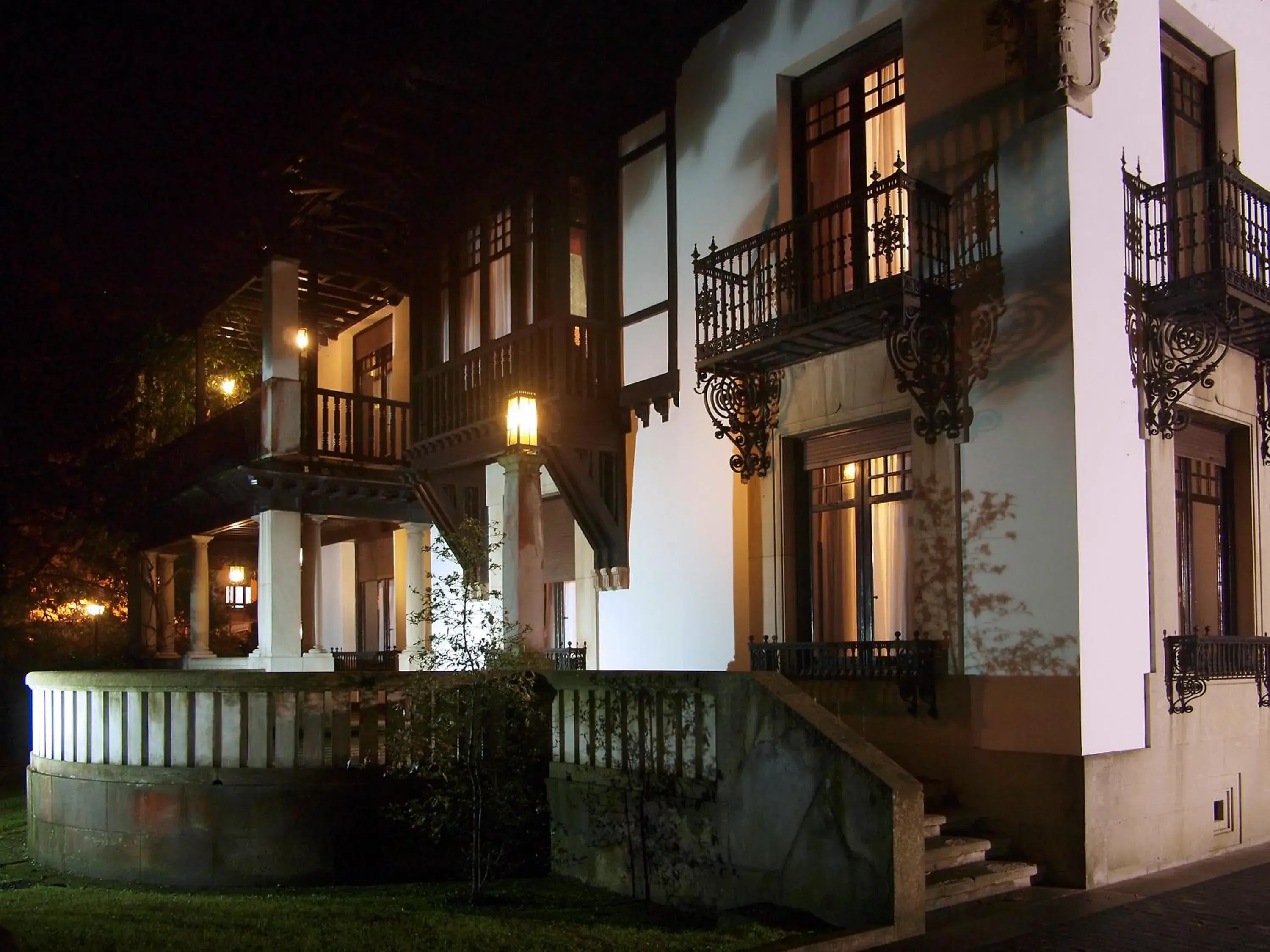 Facade/entrance, Property Building in Palacio Arias