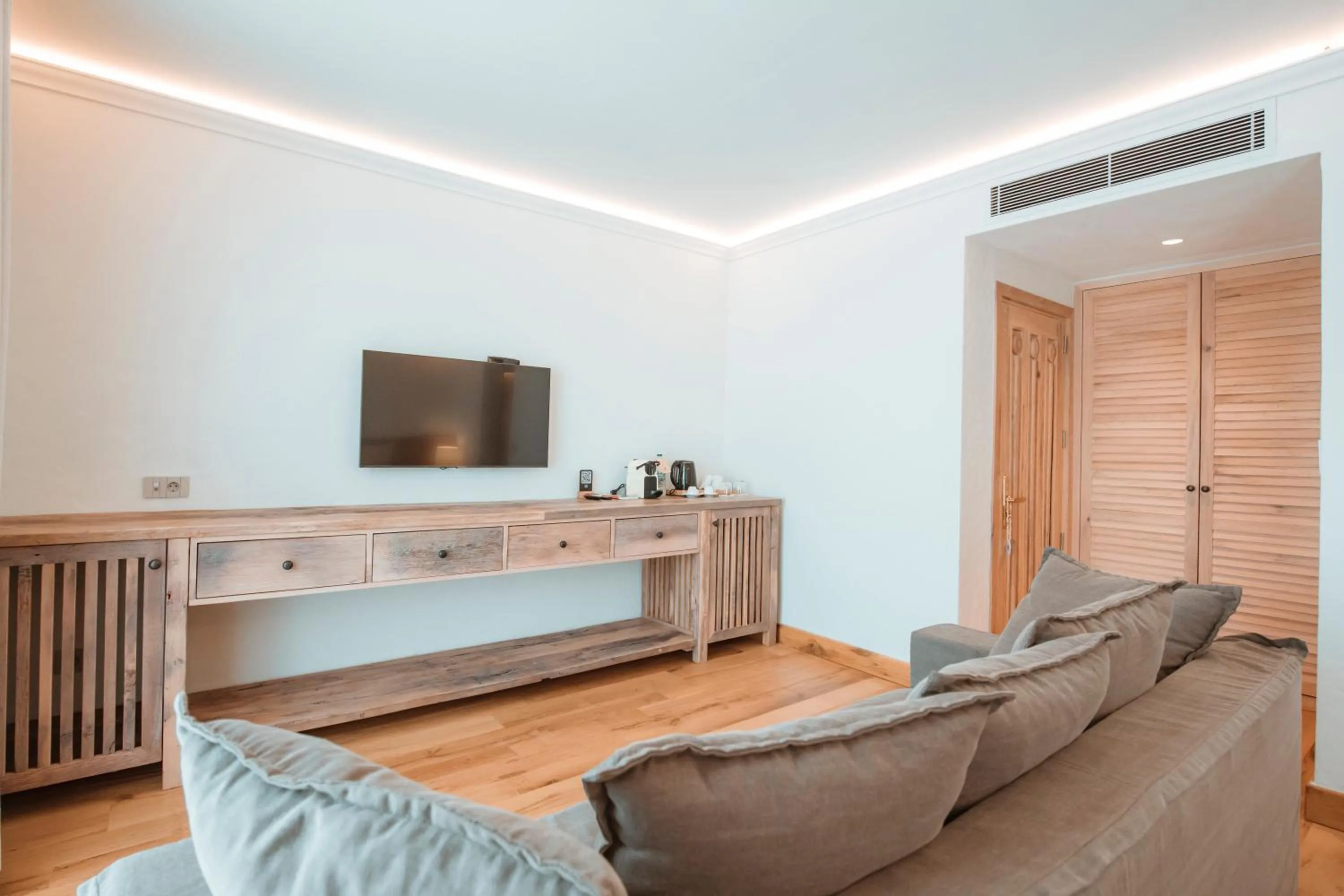 TV and multimedia in Hotel Unique-Boutique Class - Adults Only