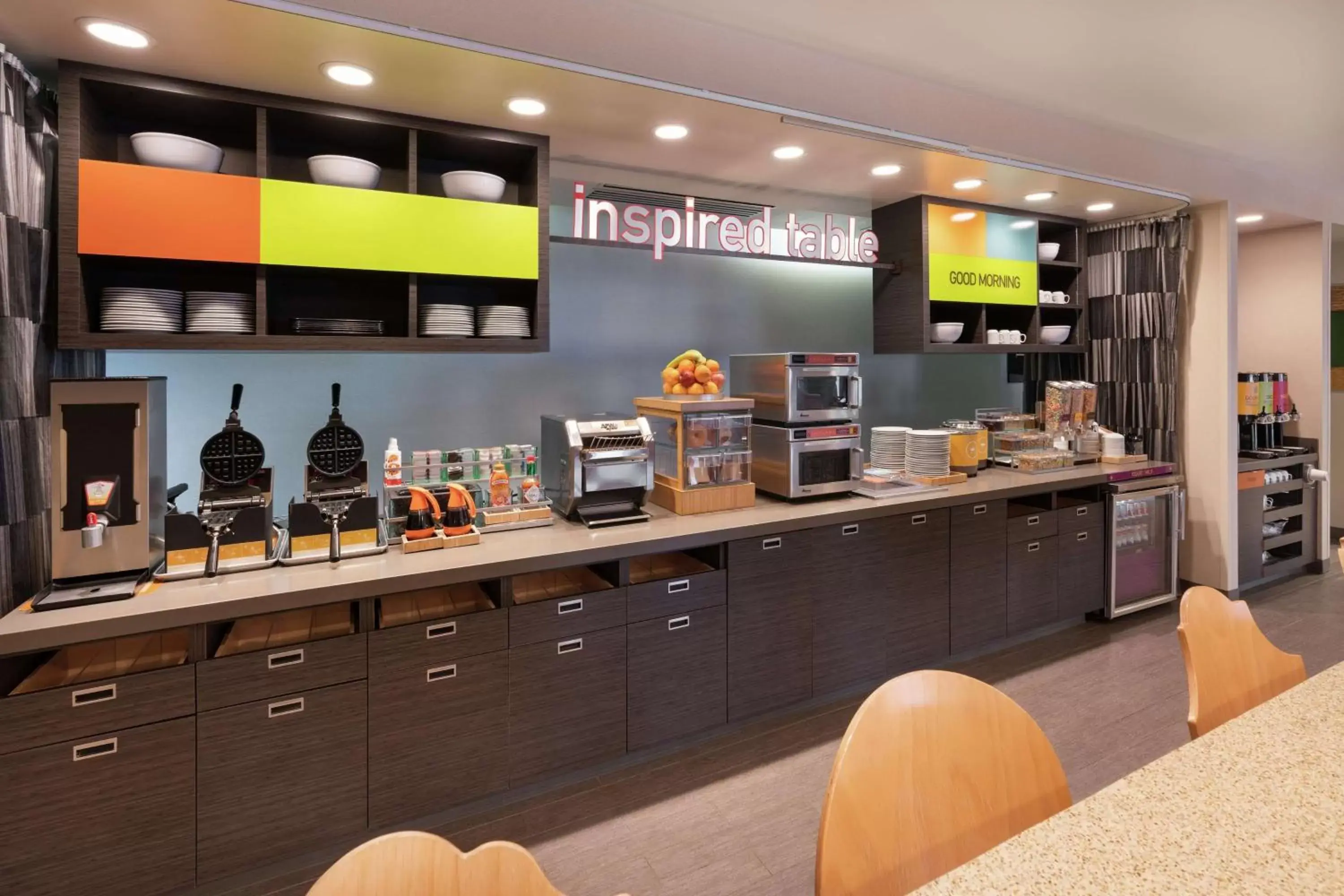 Breakfast in Home2 Suites by Hilton Anchorage/Midtown Breakfast in Home2 Suites by Hilton Anchorage/Midtown