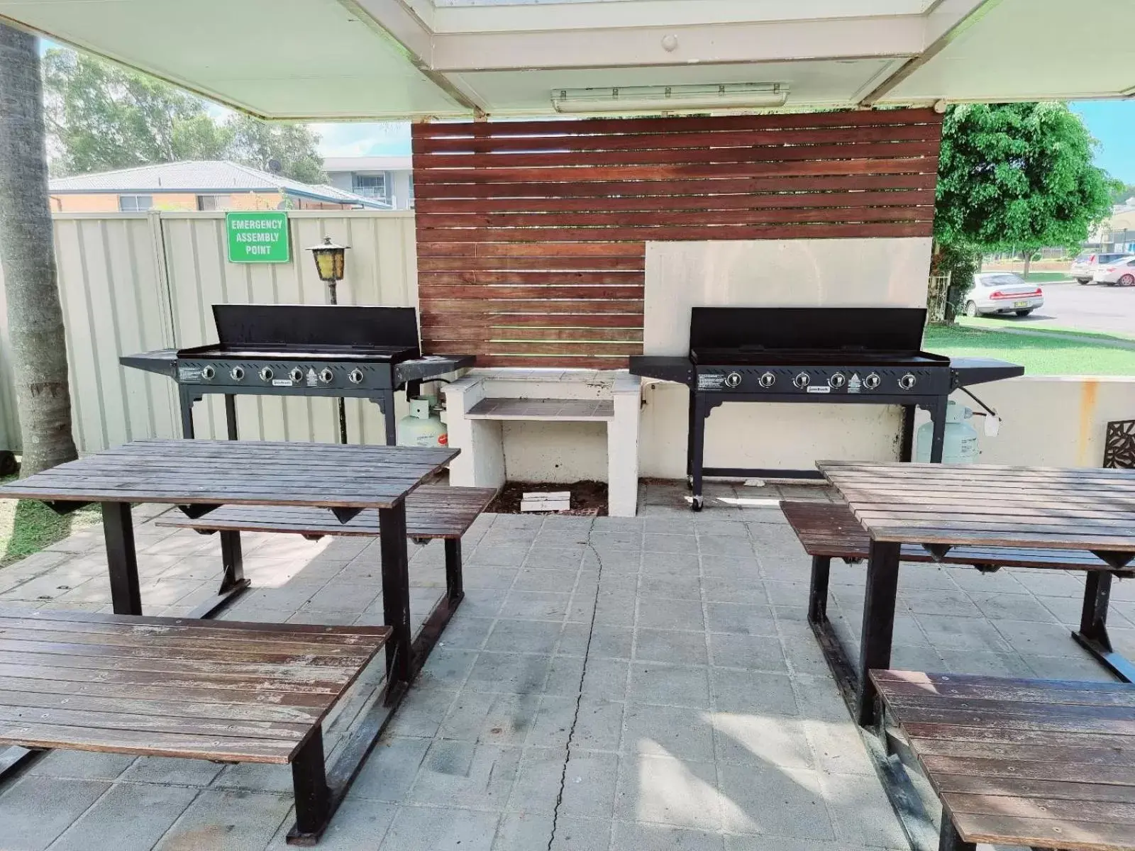 BBQ facilities in Ocean Parade Motel