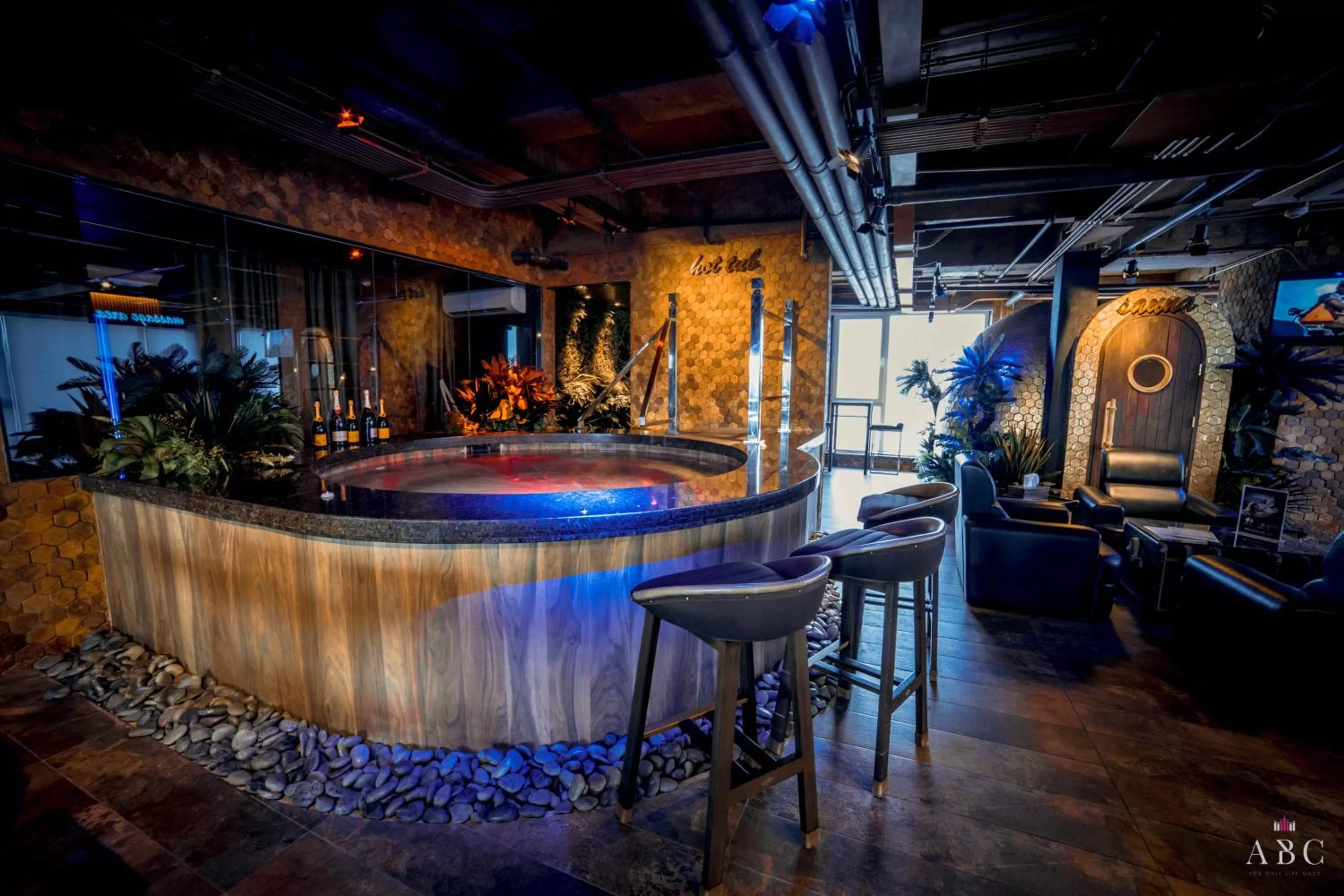 Hot Tub in ABC Hotel